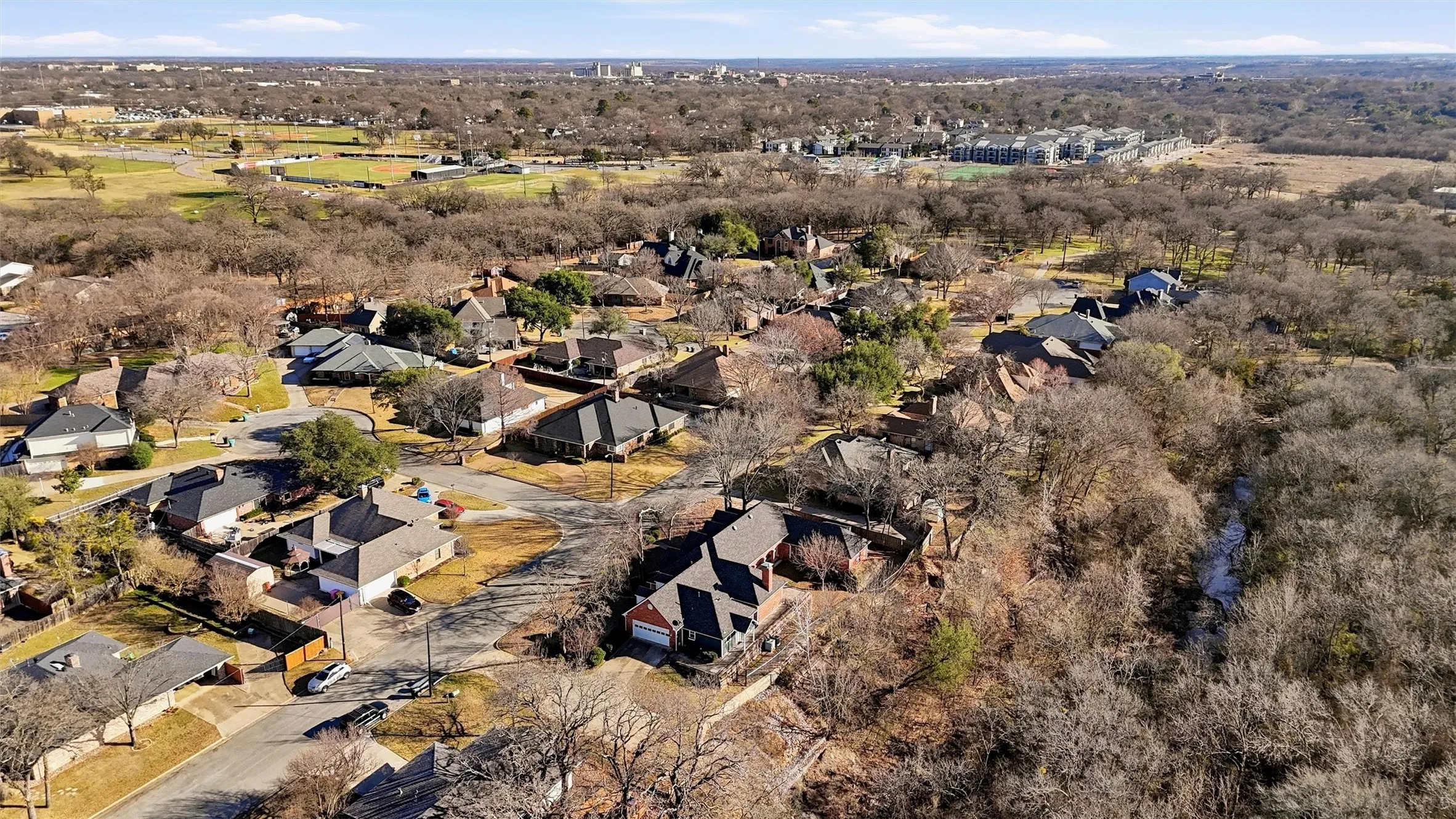 Single Family Residence For Sale in Grayson County , 2210 Meadows Lane, Sherman, Texas 75092, 4 Bedroom, 5 Bathroom, 2 Garage spaces, 3,301 Sqft, built in 1993, Preowned, mls#21153981, Real Estate Agent in Sherman, Homes For Sale in Grayson county, Homes For Sale in Sherman, Realtor in Sherman Texas, Real Estate Brokerage Independent Realty Texas, Luminita Cordes Realtor
