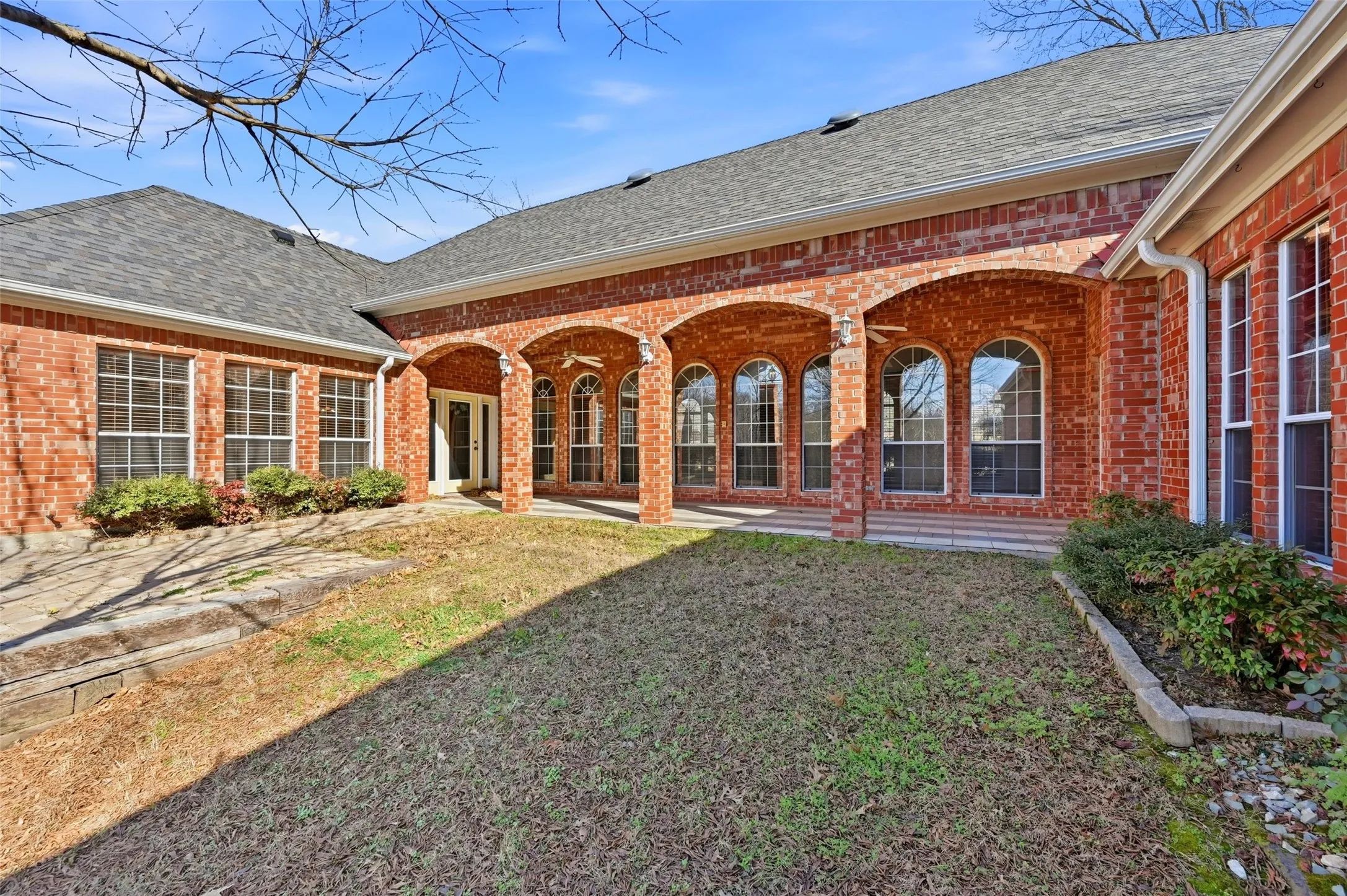 Single Family Residence For Sale in Grayson County , 2210 Meadows Lane, Sherman, Texas 75092, 4 Bedroom, 5 Bathroom, 2 Garage spaces, 3,301 Sqft, built in 1993, Preowned, mls#21153981, Real Estate Agent in Sherman, Homes For Sale in Grayson county, Homes For Sale in Sherman, Realtor in Sherman Texas, Real Estate Brokerage Independent Realty Texas, Luminita Cordes Realtor