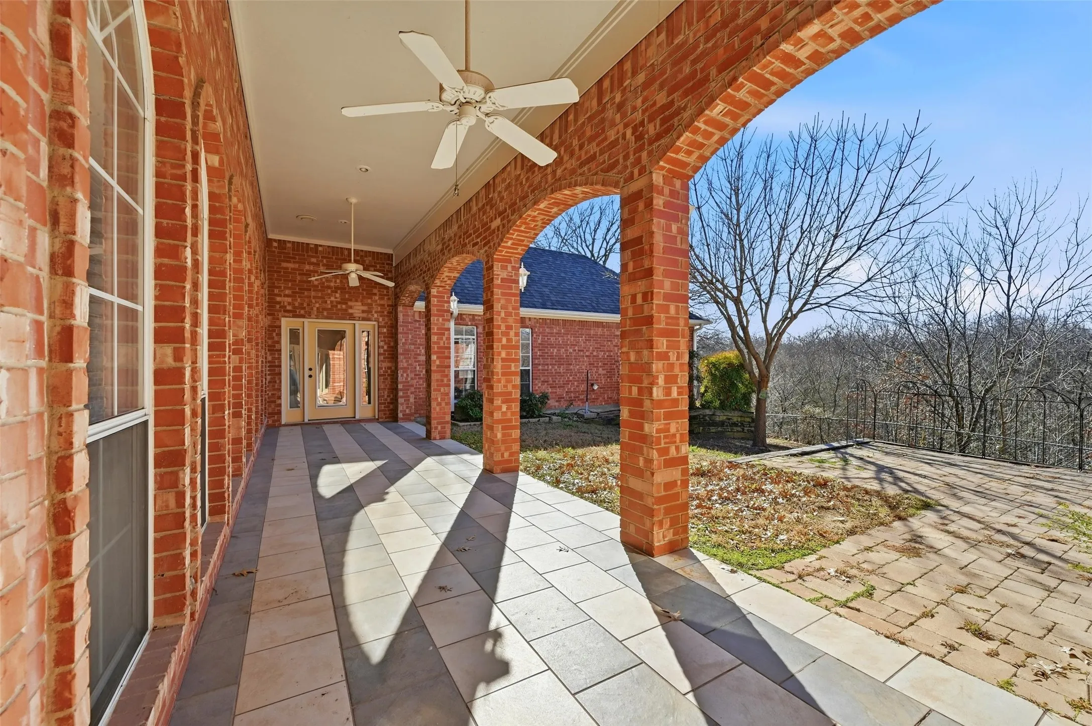 Single Family Residence For Sale in Grayson County , 2210 Meadows Lane, Sherman, Texas 75092, 4 Bedroom, 5 Bathroom, 2 Garage spaces, 3,301 Sqft, built in 1993, Preowned, mls#21153981, Real Estate Agent in Sherman, Homes For Sale in Grayson county, Homes For Sale in Sherman, Realtor in Sherman Texas, Real Estate Brokerage Independent Realty Texas, Luminita Cordes Realtor