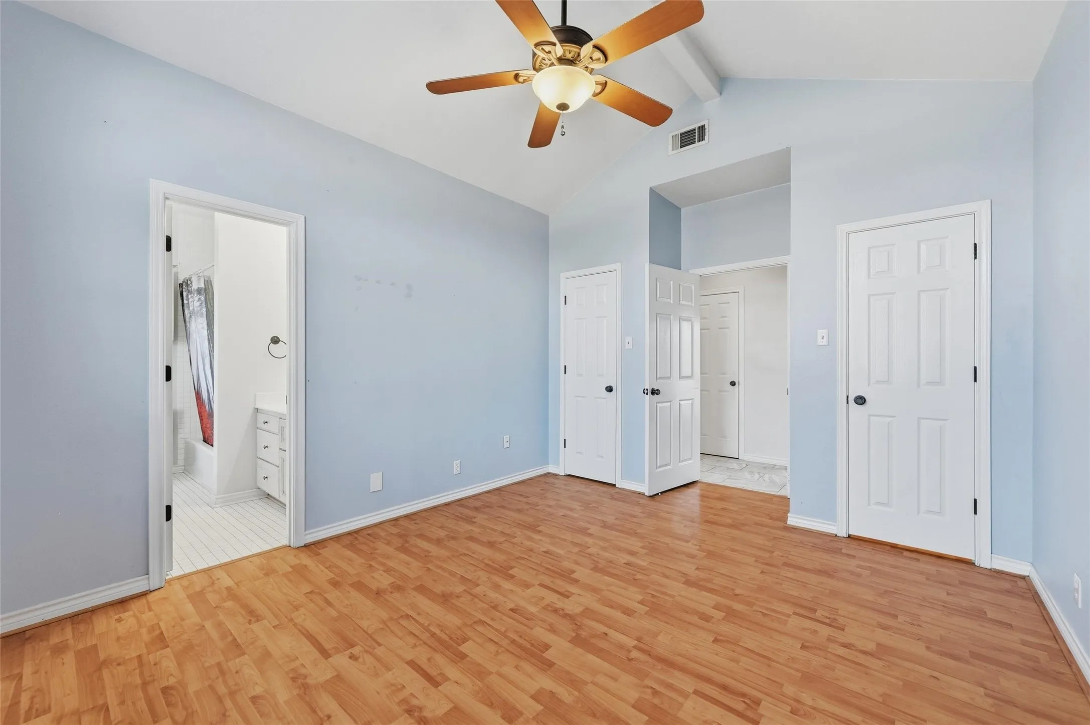 Single Family Residence For Sale in Grayson County , 2210 Meadows Lane, Sherman, Texas 75092, 4 Bedroom, 5 Bathroom, 2 Garage spaces, 3,301 Sqft, built in 1993, Preowned, mls#21153981, Real Estate Agent in Sherman, Homes For Sale in Grayson county, Homes For Sale in Sherman, Realtor in Sherman Texas, Real Estate Brokerage Independent Realty Texas, Luminita Cordes Realtor
