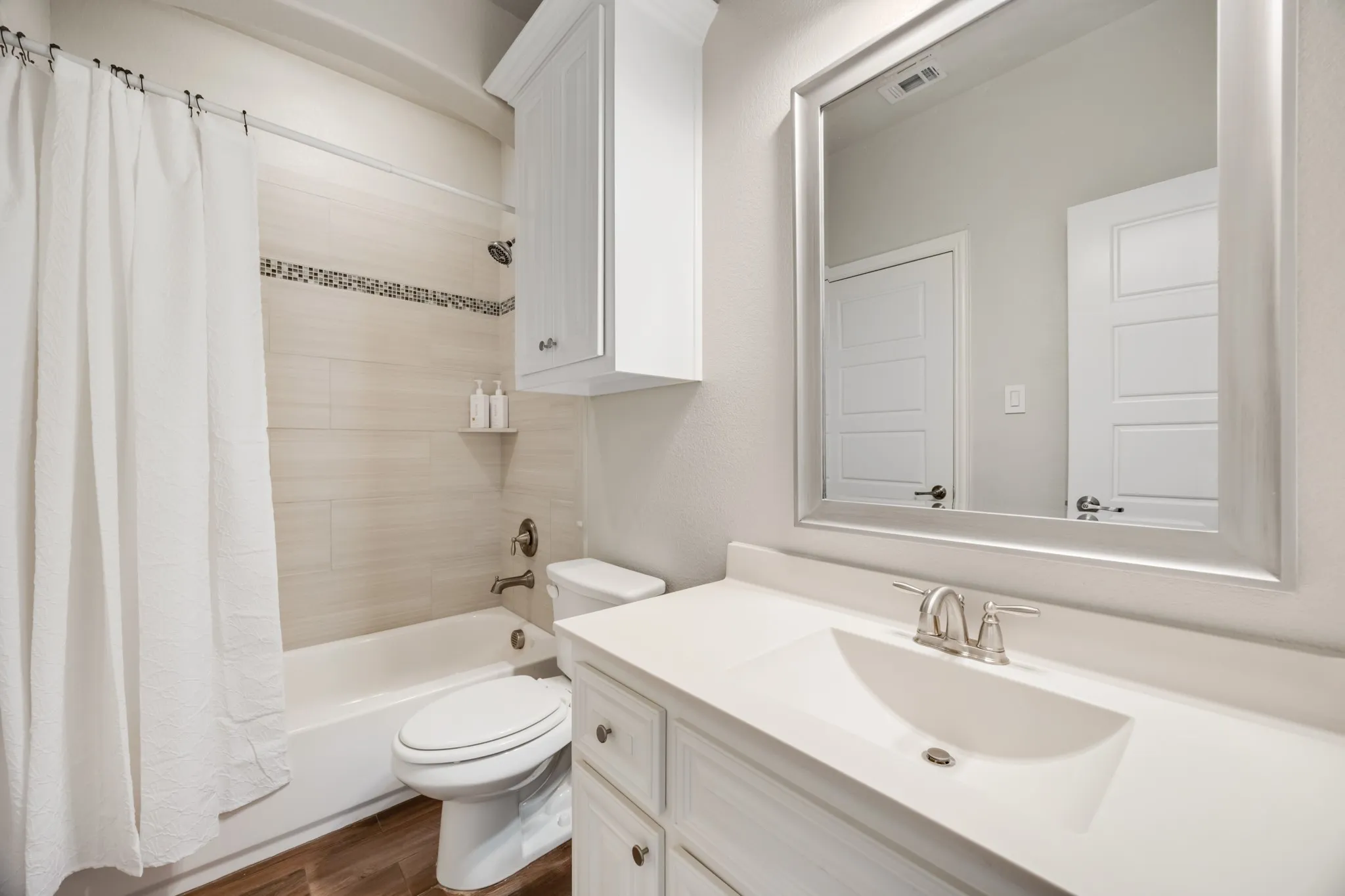 Single Family Residence For Sale in Denton County , 16701 Millenium Park Place, Prosper, Texas 75078, 4 Bedroom, 4 Bathroom, 2 Garage spaces, 3,305 Sqft, built in 2017, mls#21153221, Real Estate Agent in Prosper, Homes For Sale in Denton county, Homes For Sale in Prosper, Realtor in Prosper Texas, Real Estate Brokerage Independent Realty Texas, Luminita Cordes Realtor