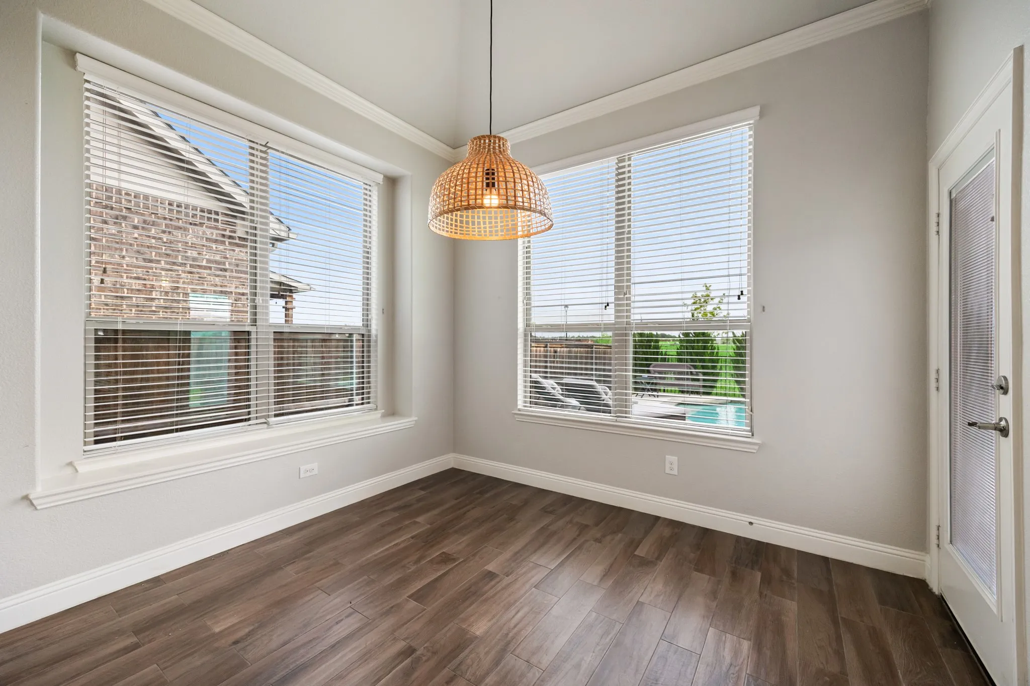 Single Family Residence For Sale in Denton County , 16701 Millenium Park Place, Prosper, Texas 75078, 4 Bedroom, 4 Bathroom, 2 Garage spaces, 3,305 Sqft, built in 2017, mls#21153221, Real Estate Agent in Prosper, Homes For Sale in Denton county, Homes For Sale in Prosper, Realtor in Prosper Texas, Real Estate Brokerage Independent Realty Texas, Luminita Cordes Realtor