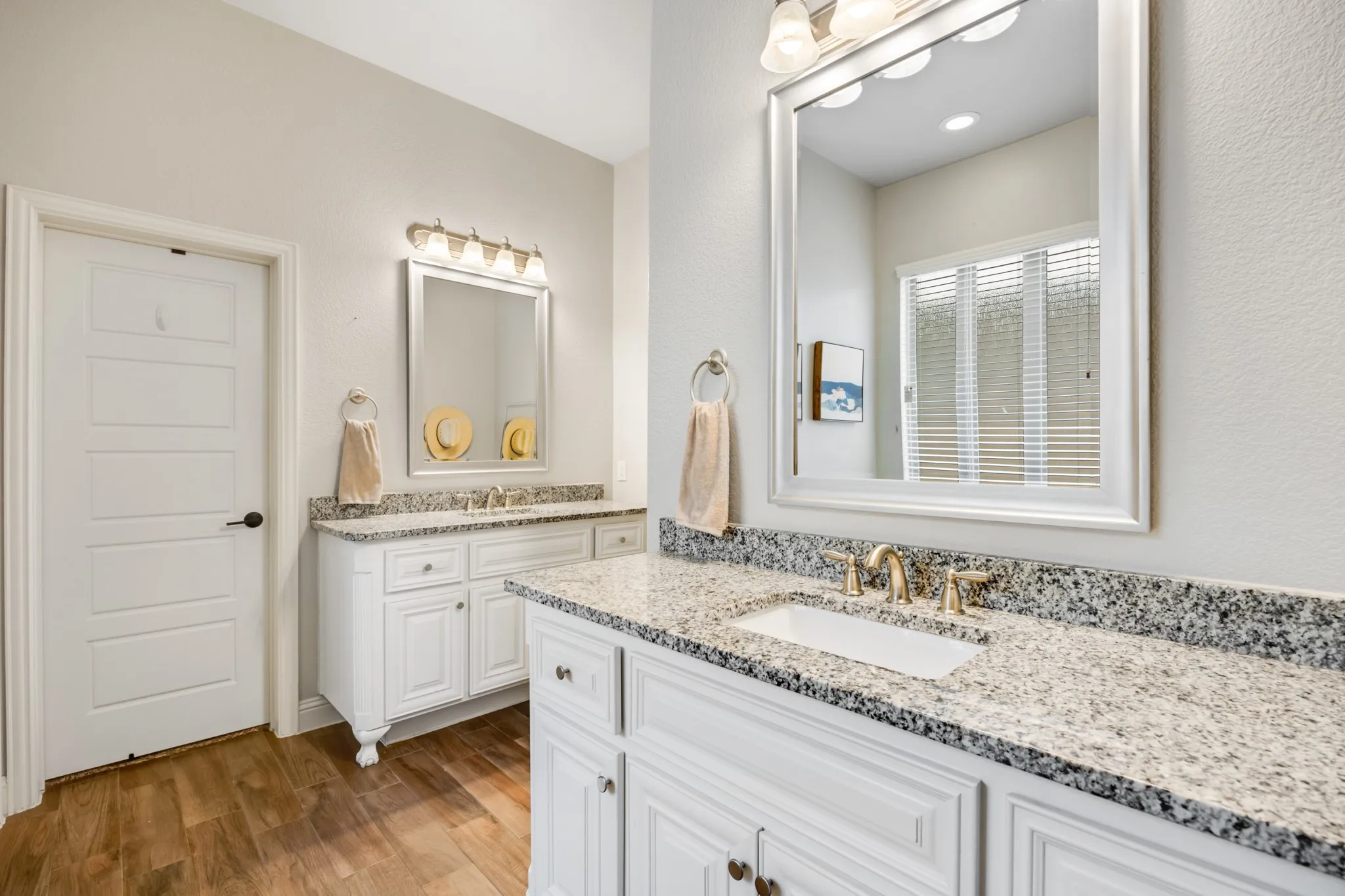 Single Family Residence For Sale in Denton County , 16701 Millenium Park Place, Prosper, Texas 75078, 4 Bedroom, 4 Bathroom, 2 Garage spaces, 3,305 Sqft, built in 2017, mls#21153221, Real Estate Agent in Prosper, Homes For Sale in Denton county, Homes For Sale in Prosper, Realtor in Prosper Texas, Real Estate Brokerage Independent Realty Texas, Luminita Cordes Realtor