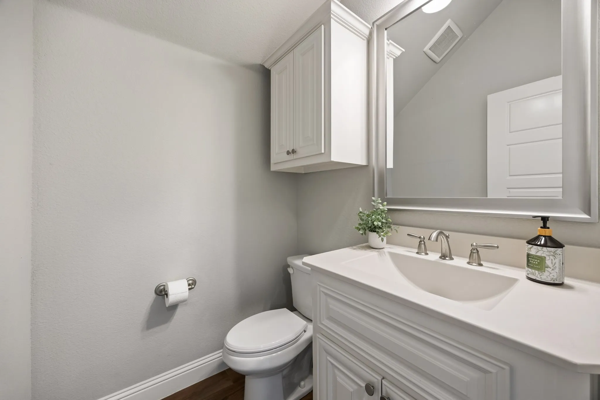 Single Family Residence For Sale in Denton County , 16701 Millenium Park Place, Prosper, Texas 75078, 4 Bedroom, 4 Bathroom, 2 Garage spaces, 3,305 Sqft, built in 2017, mls#21153221, Real Estate Agent in Prosper, Homes For Sale in Denton county, Homes For Sale in Prosper, Realtor in Prosper Texas, Real Estate Brokerage Independent Realty Texas, Luminita Cordes Realtor