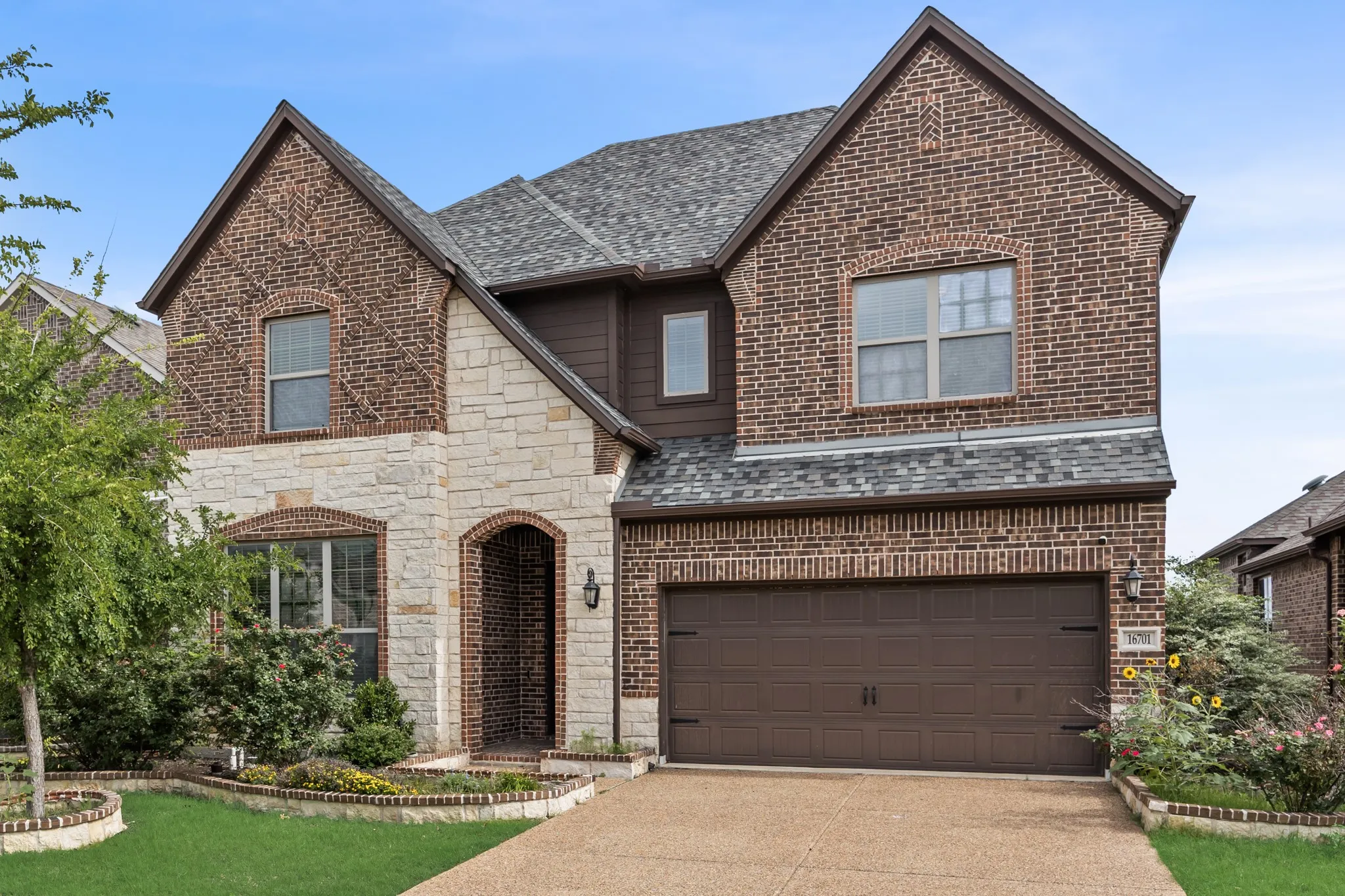 Single Family Residence For Sale in Denton County , 16701 Millenium Park Place, Prosper, Texas 75078, 4 Bedroom, 4 Bathroom, 2 Garage spaces, 3,305 Sqft, built in 2017, mls#21153221, Real Estate Agent in Prosper, Homes For Sale in Denton county, Homes For Sale in Prosper, Realtor in Prosper Texas, Real Estate Brokerage Independent Realty Texas, Luminita Cordes Realtor