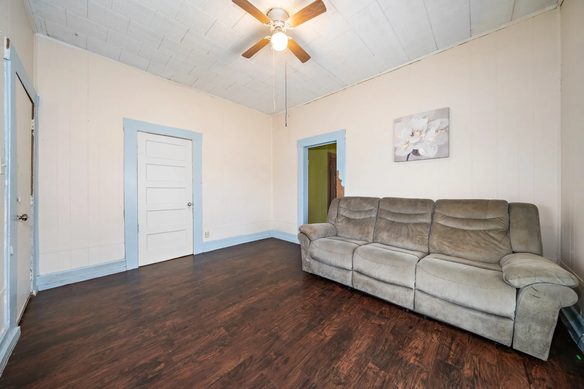 Single Family Residence For Sale in Hill County , 207 S Pecan Street, Malone, Texas 76660, 2 Bedrooms, 1 Bathroom, Garage spaces, 768 Sqft, built in 1900, Preowned, Price $99,000, mls#21152250, Real Estate Agent in Malone, Homes For Sale in Hill county, Homes For Sale in Malone, Realtor in Malone Texas, Real Estate Brokerage Independent Realty Texas, Luminita Cordes Realtor