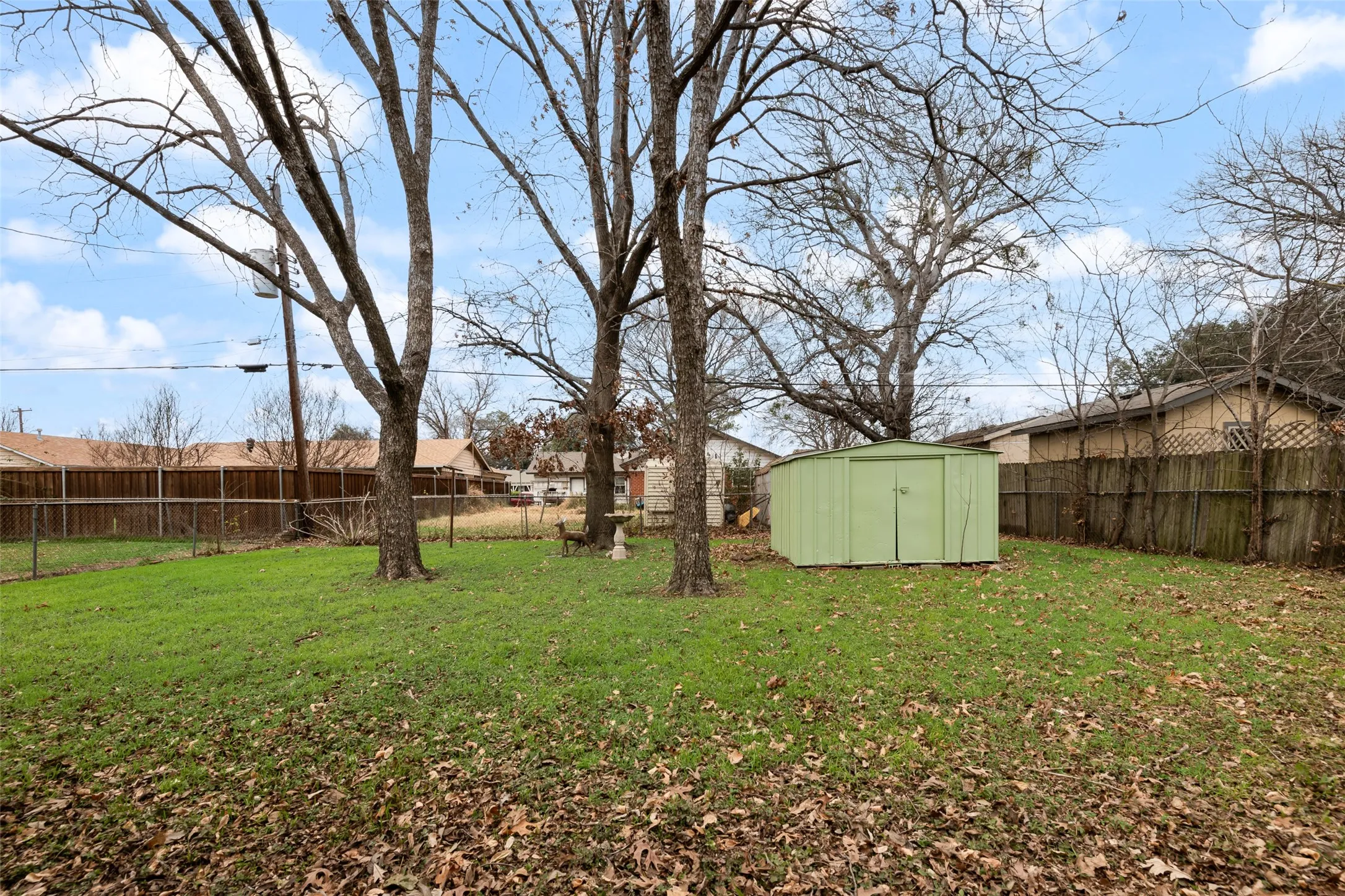 Single Family Residence For Sale in Tarrant County , 404 Vaden Avenue, Everman, Texas 76140, 3 Bedroom, 1 Bathroom, 1 Garage spaces, 999 Sqft, built in 1962, mls#21154724, Real Estate Agent in Everman, Homes For Sale in Tarrant county, Homes For Sale in Everman, Realtor in Everman Texas, Real Estate Brokerage Independent Realty Texas, Luminita Cordes Realtor