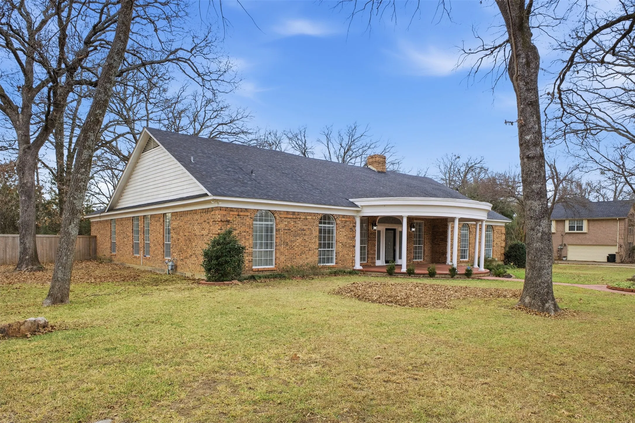 Single Family Residence For Sale in Hopkins County , 1433 Brandy Circle, Sulphur Springs, Texas 75482, 4 Bedroom, 4 Bathroom, 2 Garage spaces, 3,863 Sqft, built in 1987, Preowned, Price $375,000, mls#21153810, Real Estate Agent in Sulphur Springs, Homes For Sale in Hopkins county, Homes For Sale in Sulphur Springs, Realtor in Sulphur Springs Texas, Real Estate Brokerage Independent Realty Texas, Luminita Cordes Realtor