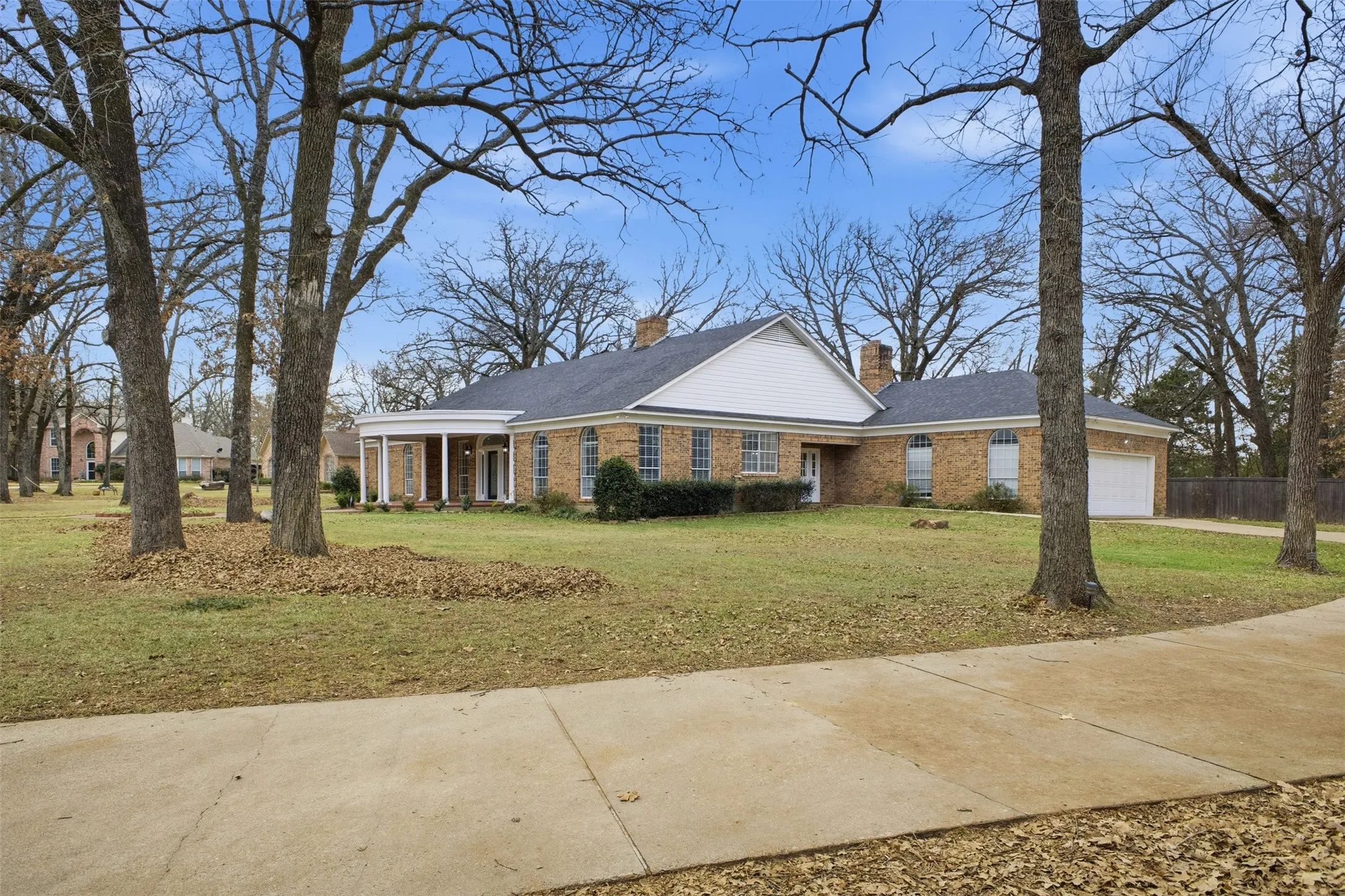 Single Family Residence For Sale in Hopkins County , 1433 Brandy Circle, Sulphur Springs, Texas 75482, 4 Bedroom, 4 Bathroom, 2 Garage spaces, 3,863 Sqft, built in 1987, Preowned, Price $375,000, mls#21153810, Real Estate Agent in Sulphur Springs, Homes For Sale in Hopkins county, Homes For Sale in Sulphur Springs, Realtor in Sulphur Springs Texas, Real Estate Brokerage Independent Realty Texas, Luminita Cordes Realtor