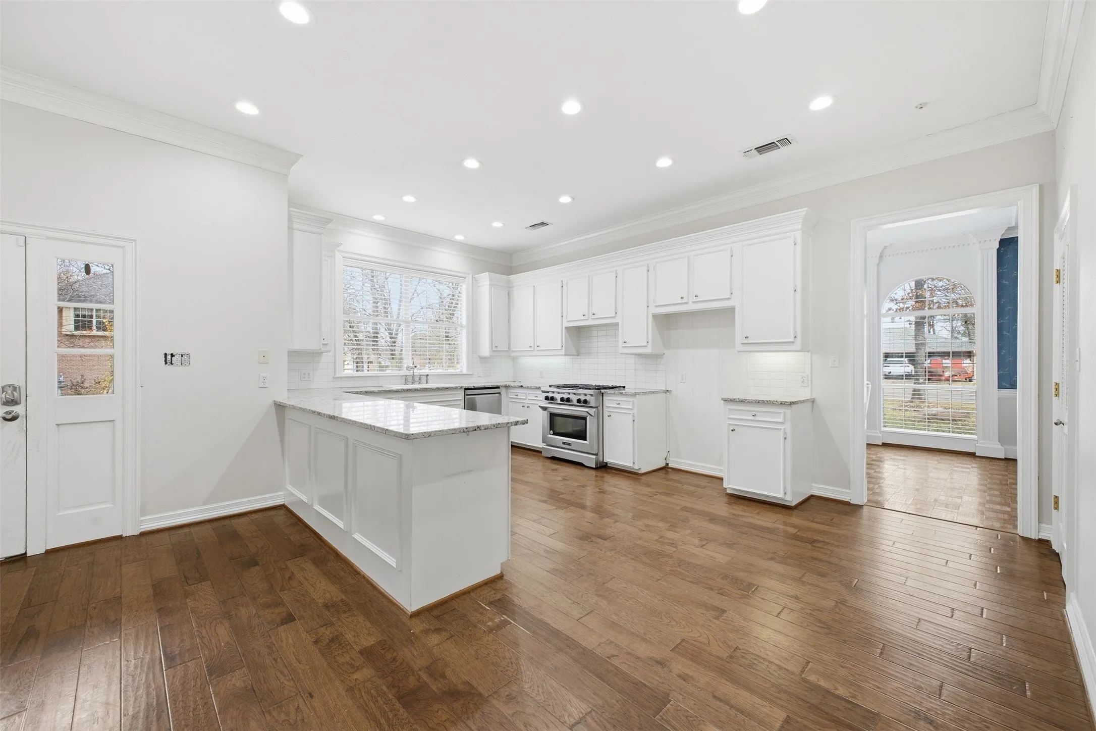 Single Family Residence For Sale in Hopkins County , 1433 Brandy Circle, Sulphur Springs, Texas 75482, 4 Bedroom, 4 Bathroom, 2 Garage spaces, 3,863 Sqft, built in 1987, Preowned, Price $375,000, mls#21153810, Real Estate Agent in Sulphur Springs, Homes For Sale in Hopkins county, Homes For Sale in Sulphur Springs, Realtor in Sulphur Springs Texas, Real Estate Brokerage Independent Realty Texas, Luminita Cordes Realtor