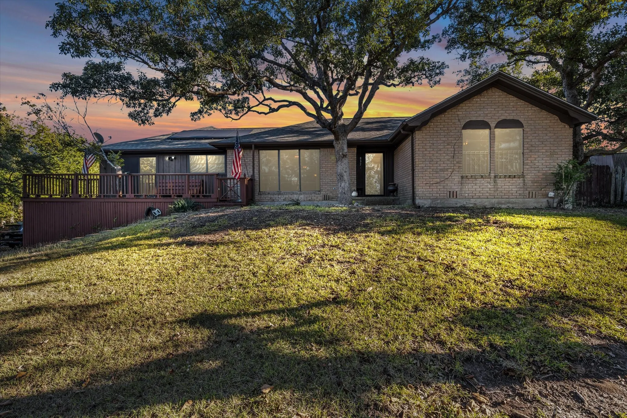 Single Family Residence For Sale in Mc Lennan County , 837 White Oak Drive, Woodway, Texas 76712, 3 Bedroom, 2 Bathroom, 2 Garage spaces, 2,461 Sqft, built in 1969, mls#21154262, Real Estate Agent in Woodway, Homes For Sale in Mc Lennan county, Homes For Sale in Woodway, Realtor in Woodway Texas, Real Estate Brokerage Independent Realty Texas, Luminita Cordes Realtor