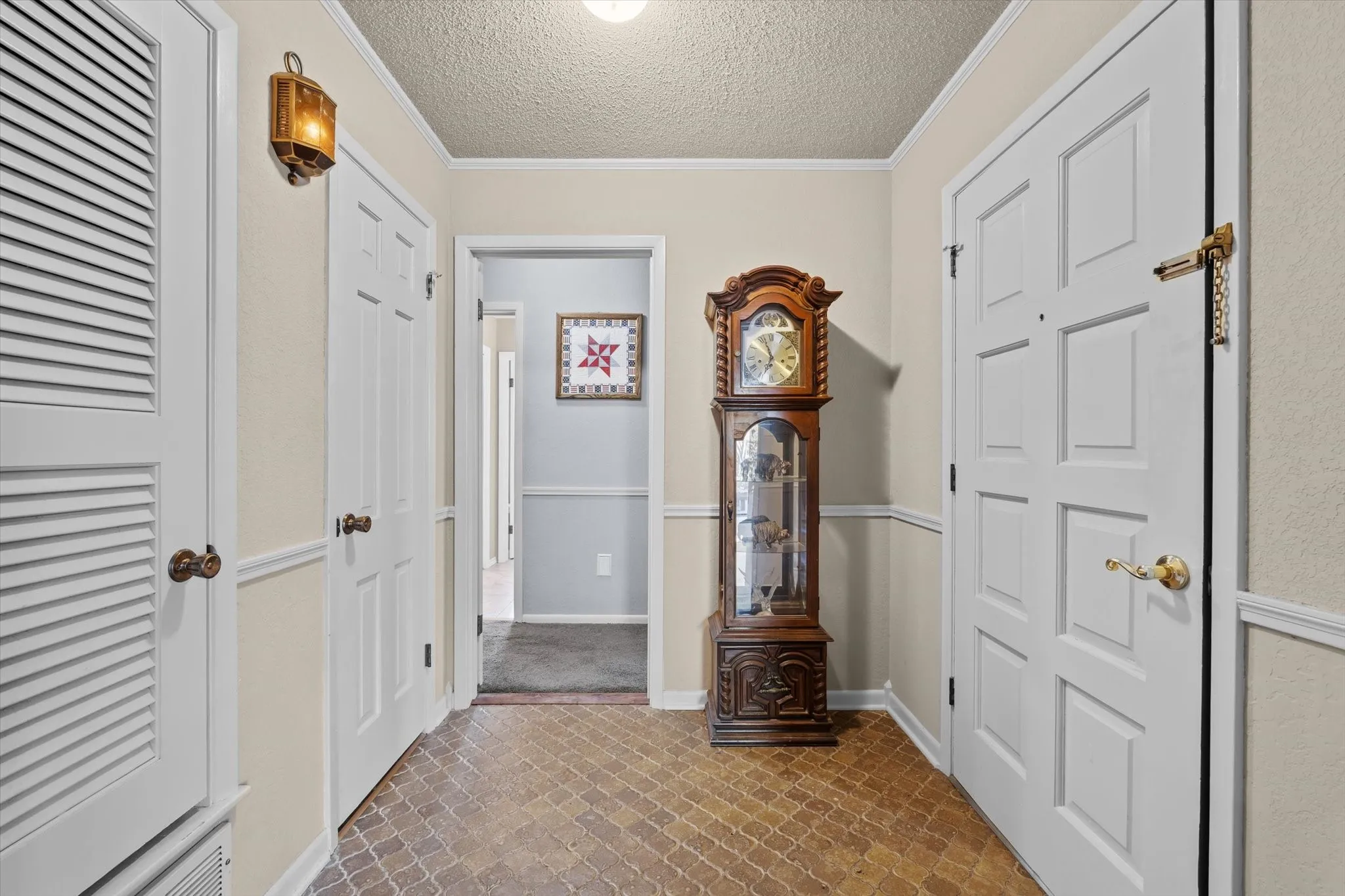 Single Family Residence For Sale in Mc Lennan County , 837 White Oak Drive, Woodway, Texas 76712, 3 Bedroom, 2 Bathroom, 2 Garage spaces, 2,461 Sqft, built in 1969, mls#21154262, Real Estate Agent in Woodway, Homes For Sale in Mc Lennan county, Homes For Sale in Woodway, Realtor in Woodway Texas, Real Estate Brokerage Independent Realty Texas, Luminita Cordes Realtor