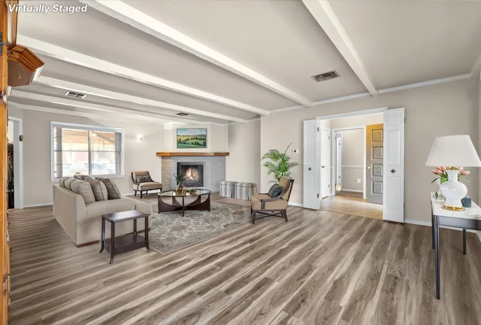 Single Family Residence For Sale in Mc Lennan County , 837 White Oak Drive, Woodway, Texas 76712, 3 Bedroom, 2 Bathroom, 2 Garage spaces, 2,461 Sqft, built in 1969, mls#21154262, Real Estate Agent in Woodway, Homes For Sale in Mc Lennan county, Homes For Sale in Woodway, Realtor in Woodway Texas, Real Estate Brokerage Independent Realty Texas, Luminita Cordes Realtor