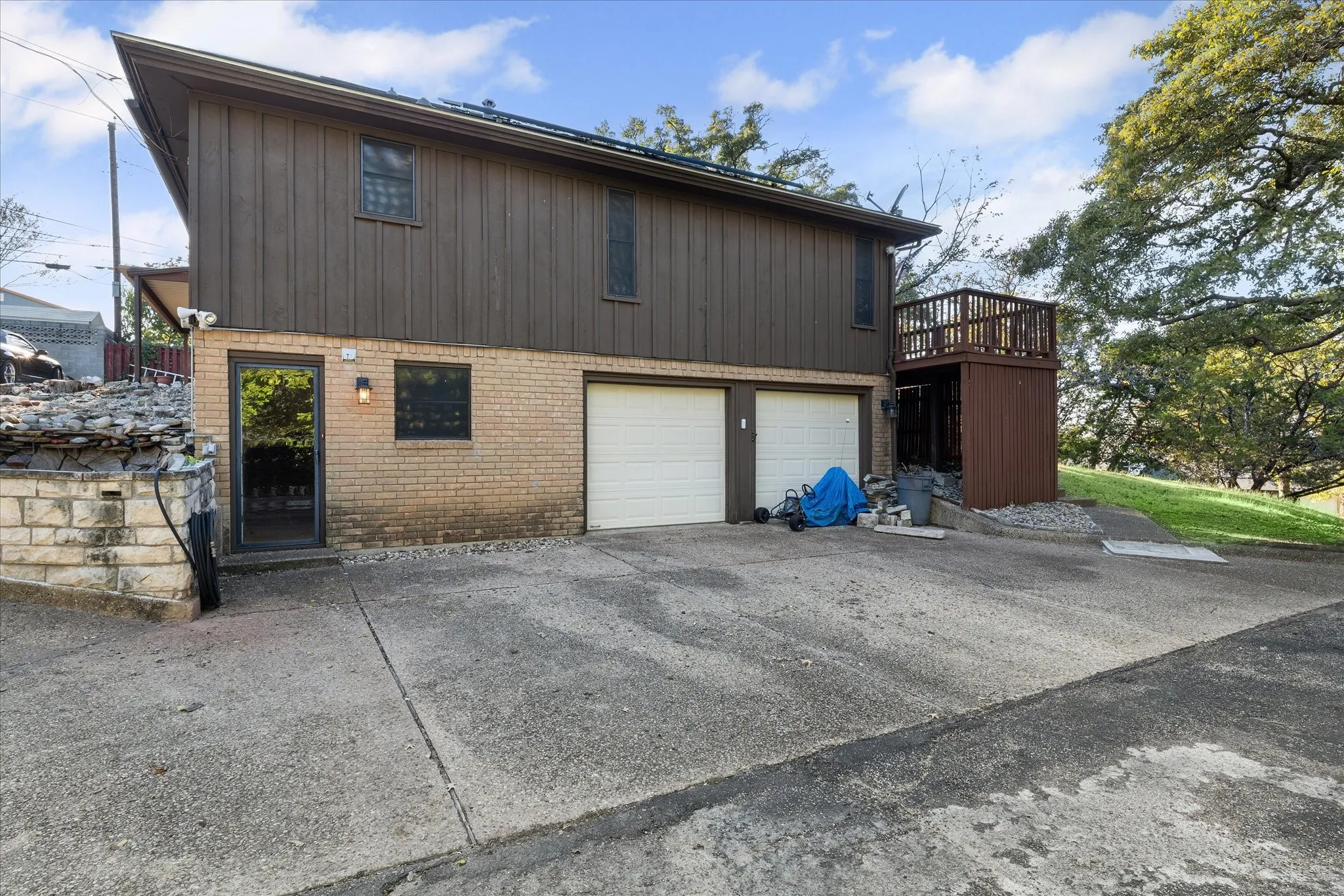 Single Family Residence For Sale in Mc Lennan County , 837 White Oak Drive, Woodway, Texas 76712, 3 Bedroom, 2 Bathroom, 2 Garage spaces, 2,461 Sqft, built in 1969, mls#21154262, Real Estate Agent in Woodway, Homes For Sale in Mc Lennan county, Homes For Sale in Woodway, Realtor in Woodway Texas, Real Estate Brokerage Independent Realty Texas, Luminita Cordes Realtor