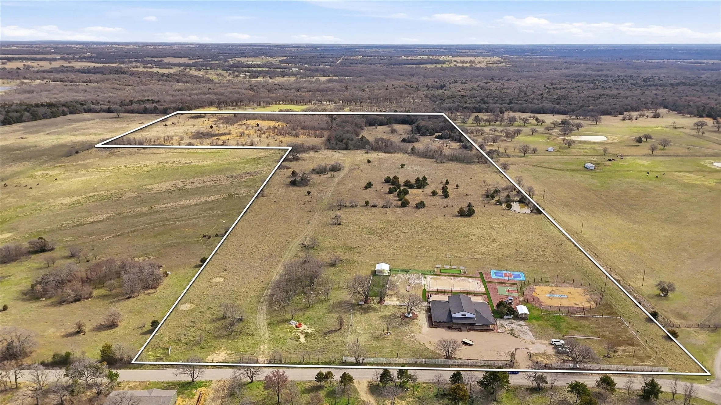 Outline of entire property.