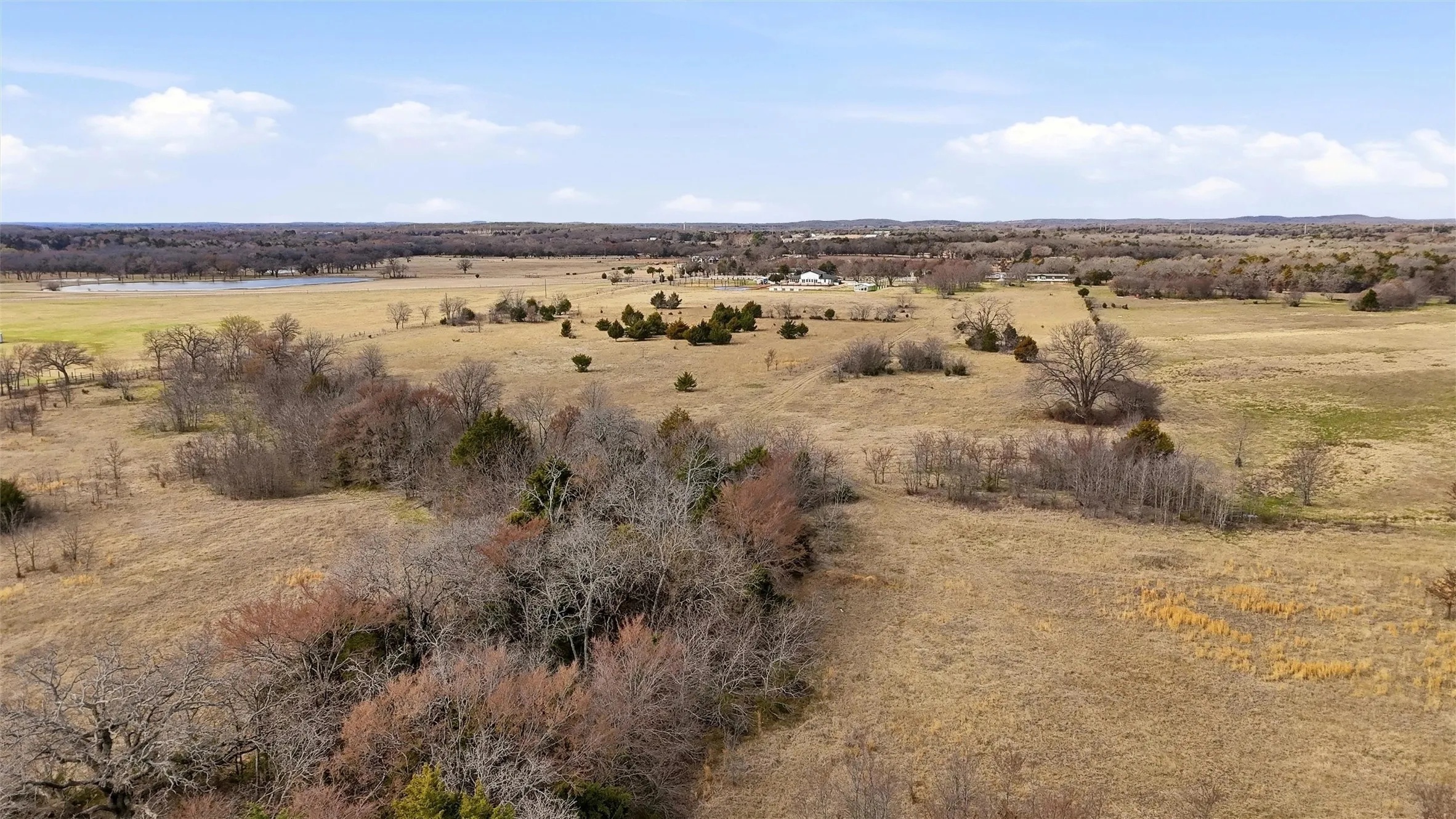 Single Family Residence For Sale in Cooke County , 550 County Road 297, Gainesville, Texas 76240, 6 Bedrooms, 6 Bathrooms, Garage spaces, 3,870 Sqft, built in 2024, Preowned, Price $2,340,000, mls#21139838, Real Estate Agent in Gainesville, Homes For Sale in Cooke county, Homes For Sale in Gainesville, Realtor in Gainesville Texas, Real Estate Brokerage Independent Realty Texas, Luminita Cordes Realtor