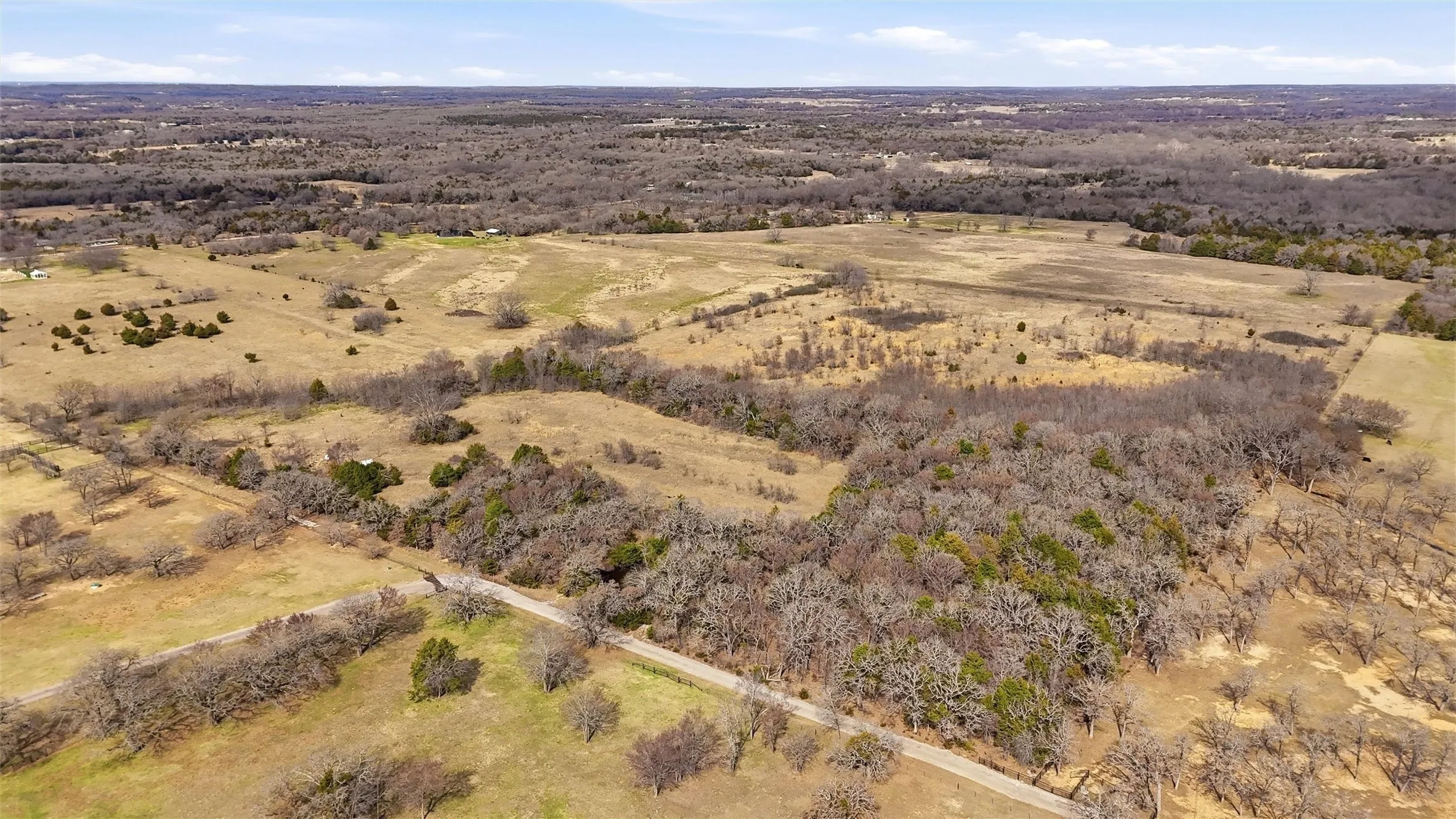 Single Family Residence For Sale in Cooke County , 550 County Road 297, Gainesville, Texas 76240, 6 Bedrooms, 6 Bathrooms, Garage spaces, 3,870 Sqft, built in 2024, Preowned, Price $2,340,000, mls#21139838, Real Estate Agent in Gainesville, Homes For Sale in Cooke county, Homes For Sale in Gainesville, Realtor in Gainesville Texas, Real Estate Brokerage Independent Realty Texas, Luminita Cordes Realtor