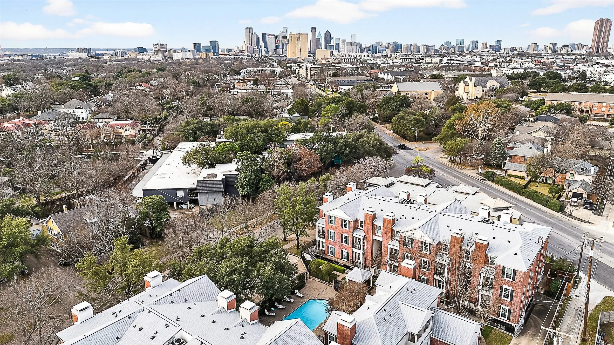 Condominium For Sale in Dallas County , 5407 Bryan Street B104, Dallas, Texas 75206, 2 Bedroom, 2 Bathroom, 1 Garage spaces, 1,054 Sqft, built in 1985, mls#21152213, Real Estate Agent in Dallas, Homes For Sale in Dallas county, Homes For Sale in Dallas, Realtor in Dallas Texas, Real Estate Brokerage Independent Realty Texas, Luminita Cordes Realtor