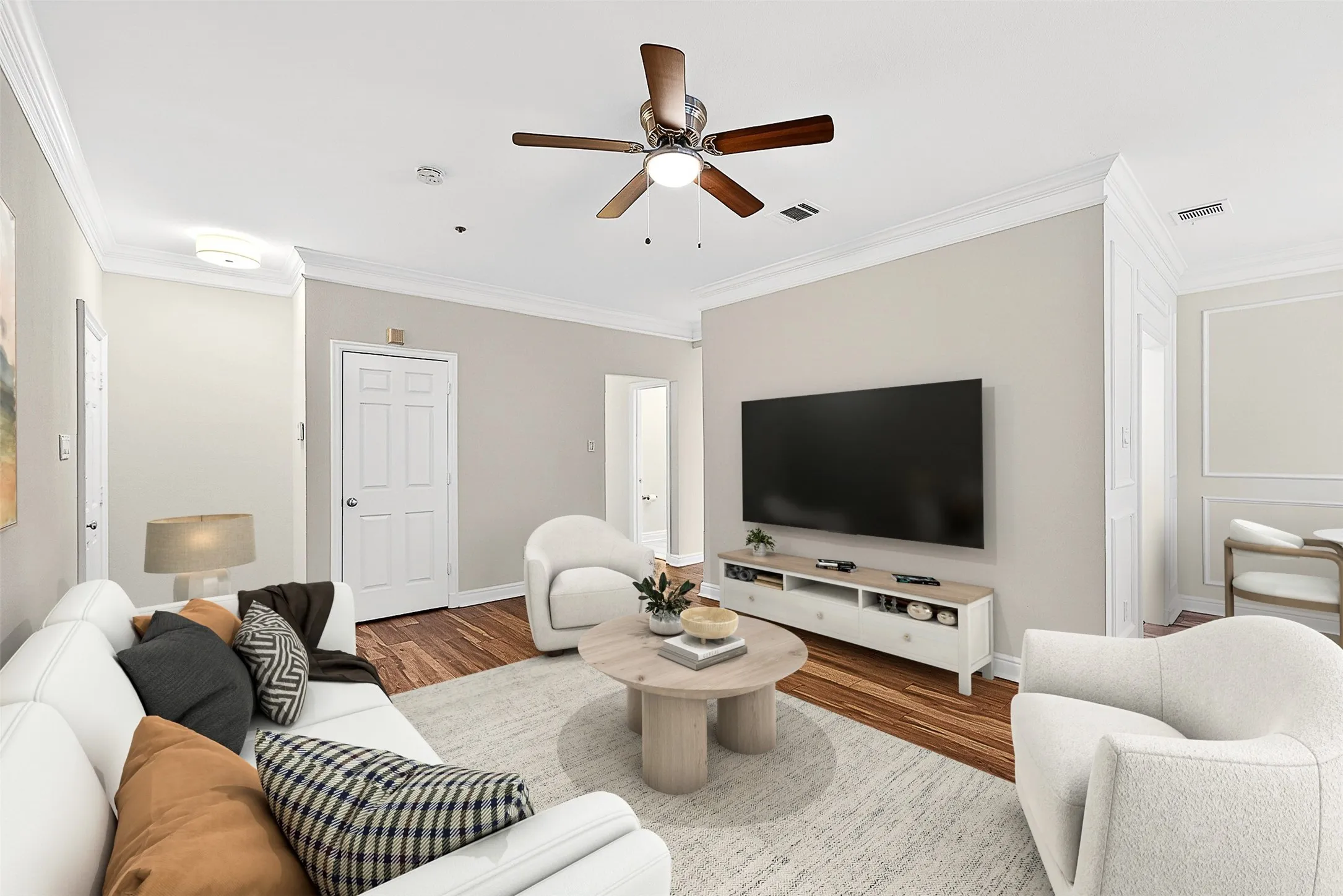 Condominium For Sale in Dallas County , 5407 Bryan Street B104, Dallas, Texas 75206, 2 Bedroom, 2 Bathroom, 1 Garage spaces, 1,054 Sqft, built in 1985, mls#21152213, Real Estate Agent in Dallas, Homes For Sale in Dallas county, Homes For Sale in Dallas, Realtor in Dallas Texas, Real Estate Brokerage Independent Realty Texas, Luminita Cordes Realtor