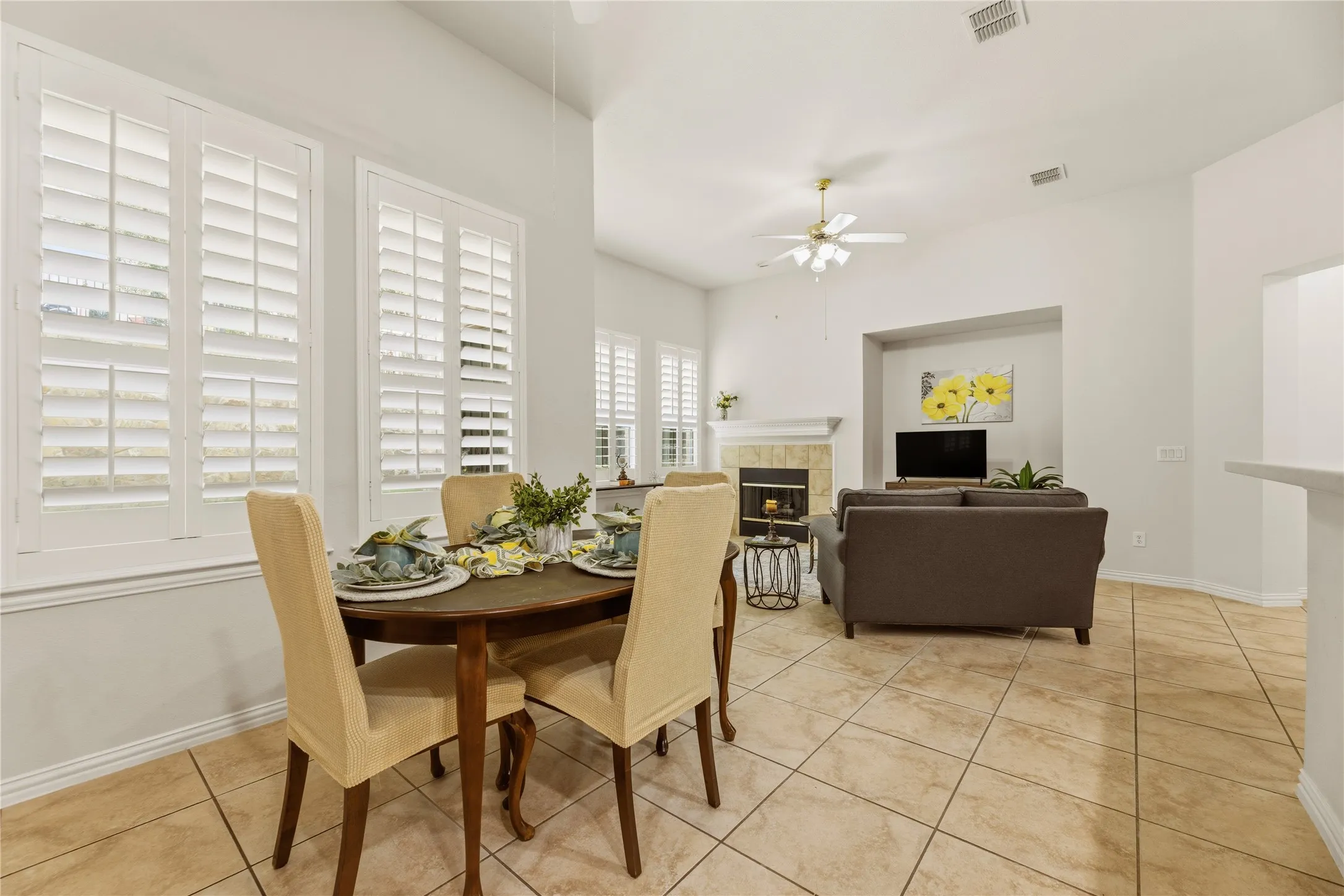 Single Family Residence For Sale in Collin County , 719 Scenic Ranch Circle, Fairview, Texas 75069, 2 Bedroom, 2 Bathroom, 2 Garage spaces, 1,615 Sqft, built in 2004, Preowned, mls#21153674, Real Estate Agent in Fairview, Homes For Sale in Collin county, Homes For Sale in Fairview, Realtor in Fairview Texas, Real Estate Brokerage Independent Realty Texas, Luminita Cordes Realtor