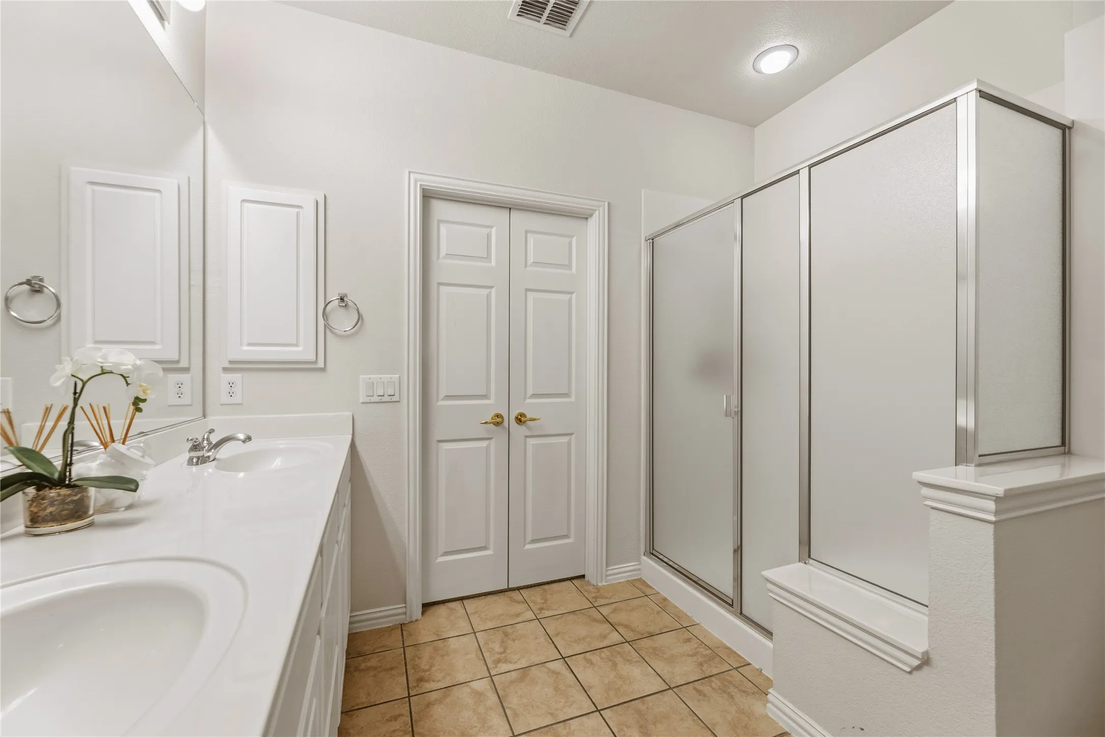 Single Family Residence For Sale in Collin County , 719 Scenic Ranch Circle, Fairview, Texas 75069, 2 Bedroom, 2 Bathroom, 2 Garage spaces, 1,615 Sqft, built in 2004, Preowned, mls#21153674, Real Estate Agent in Fairview, Homes For Sale in Collin county, Homes For Sale in Fairview, Realtor in Fairview Texas, Real Estate Brokerage Independent Realty Texas, Luminita Cordes Realtor
