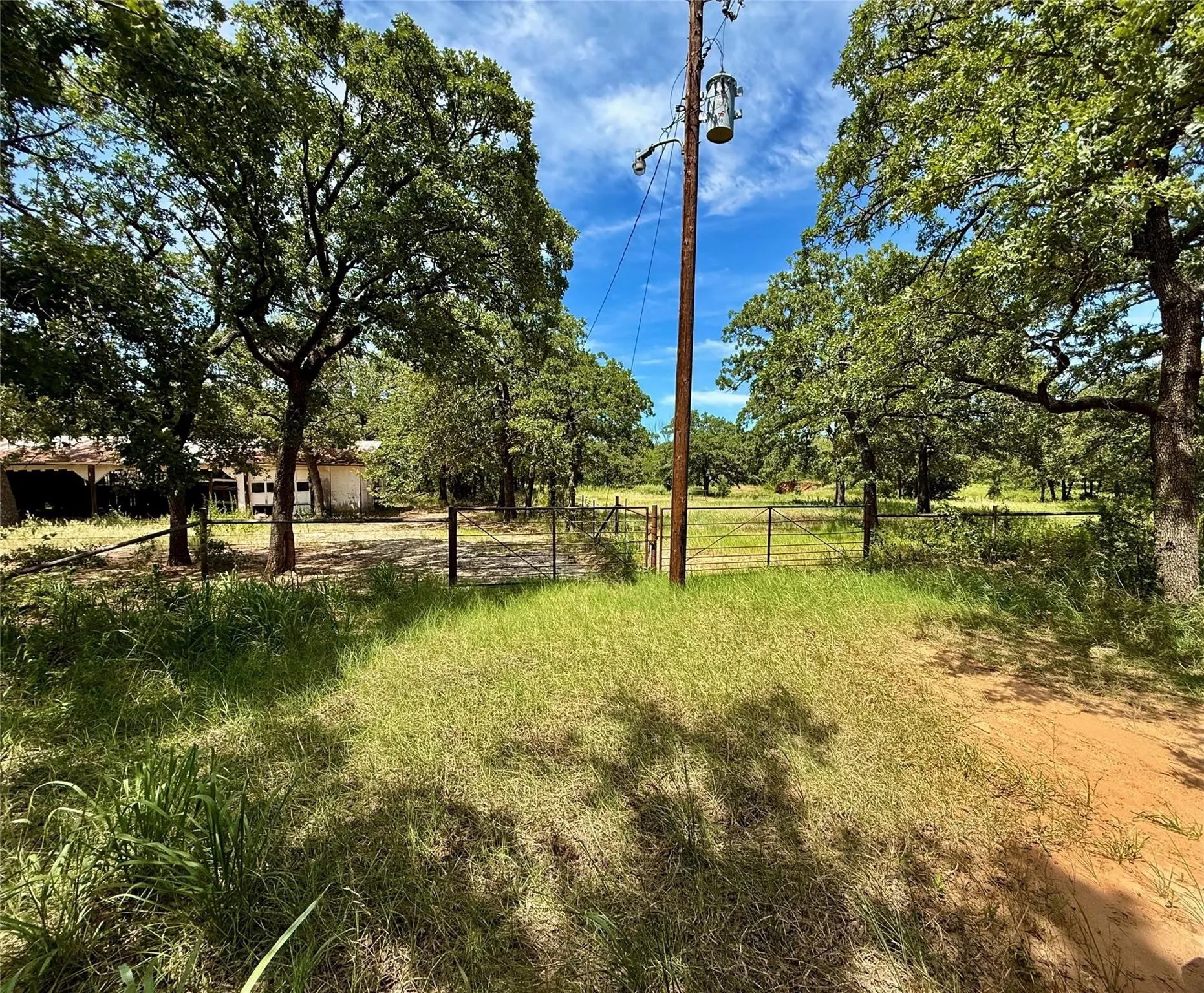 Improved Land For Sale in Montague County , 120 Nocona Drive, Nocona, Texas 76255, 0, 0, Garage spaces, 0 Sqft, built in 1980, mls#21154888, Real Estate Agent in Nocona, Homes For Sale in Montague county, Homes For Sale in Nocona, Realtor in Nocona Texas, Real Estate Brokerage Independent Realty Texas, Luminita Cordes Realtor