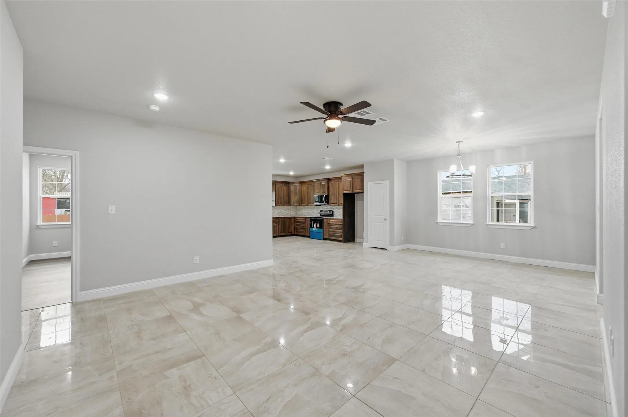 Single Family Residence For Sale in Johnson County , 306 Lewis Street, Cleburne, Texas 76031, 3 Bedroom, 2 Bathroom, 2 Garage spaces, 1,637 Sqft, built in 2025, mls#21154825, Real Estate Agent in Cleburne, Homes For Sale in Johnson county, Homes For Sale in Cleburne, Realtor in Cleburne Texas, Real Estate Brokerage Independent Realty Texas, Luminita Cordes Realtor