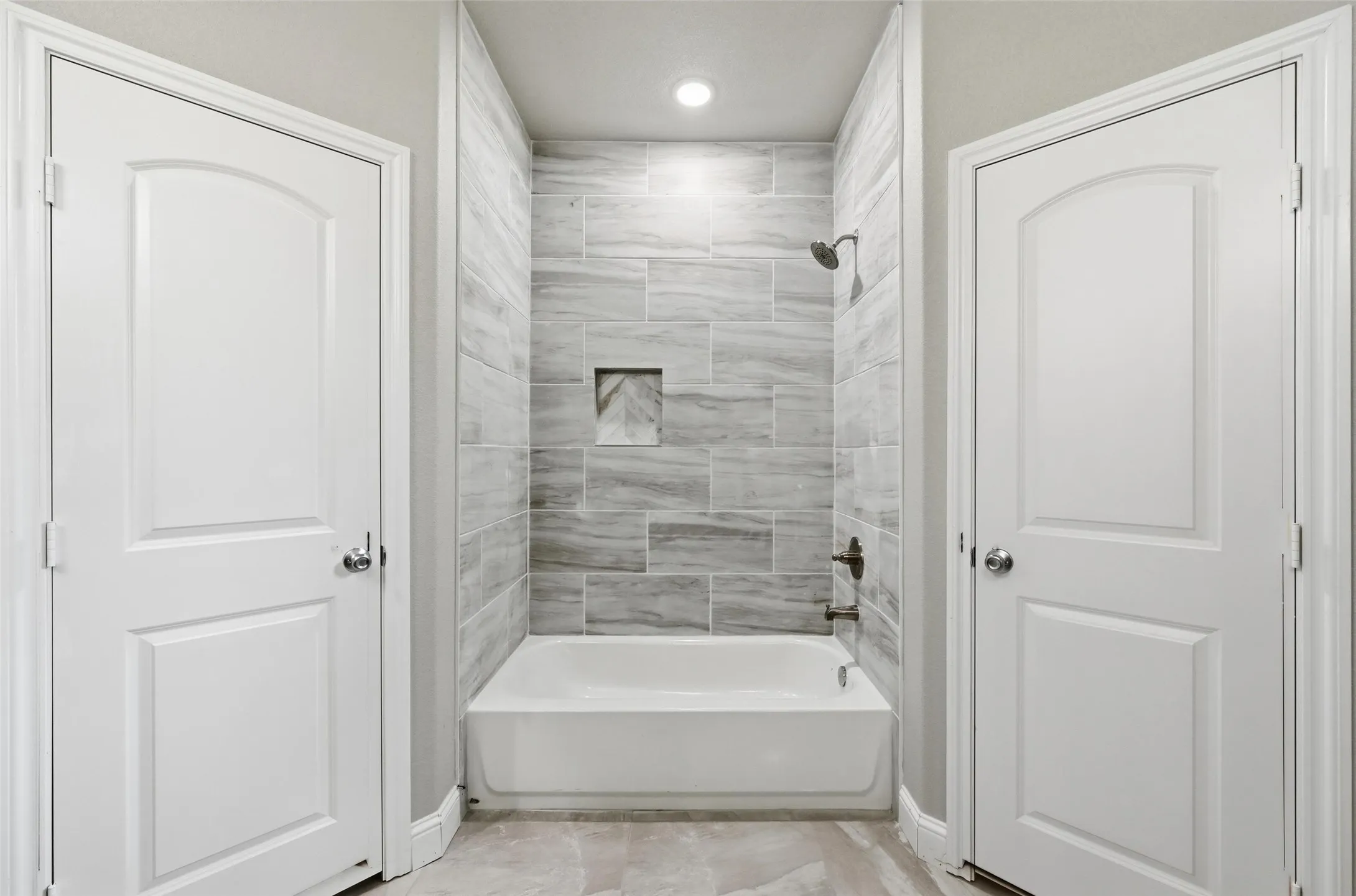 Single Family Residence For Sale in Johnson County , 306 Lewis Street, Cleburne, Texas 76031, 3 Bedroom, 2 Bathroom, 2 Garage spaces, 1,637 Sqft, built in 2025, mls#21154825, Real Estate Agent in Cleburne, Homes For Sale in Johnson county, Homes For Sale in Cleburne, Realtor in Cleburne Texas, Real Estate Brokerage Independent Realty Texas, Luminita Cordes Realtor
