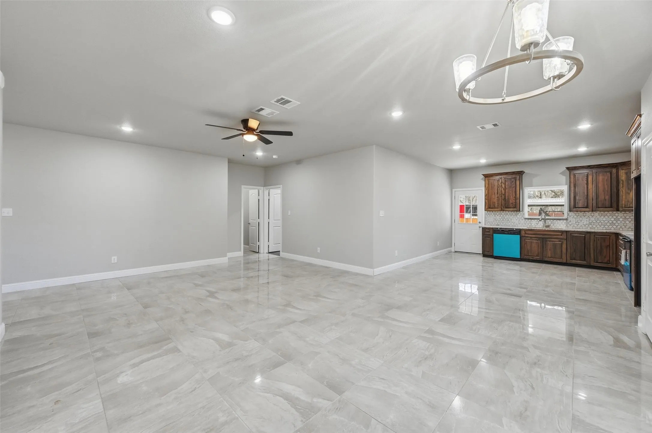 Single Family Residence For Sale in Johnson County , 306 Lewis Street, Cleburne, Texas 76031, 3 Bedroom, 2 Bathroom, 2 Garage spaces, 1,637 Sqft, built in 2025, mls#21154825, Real Estate Agent in Cleburne, Homes For Sale in Johnson county, Homes For Sale in Cleburne, Realtor in Cleburne Texas, Real Estate Brokerage Independent Realty Texas, Luminita Cordes Realtor
