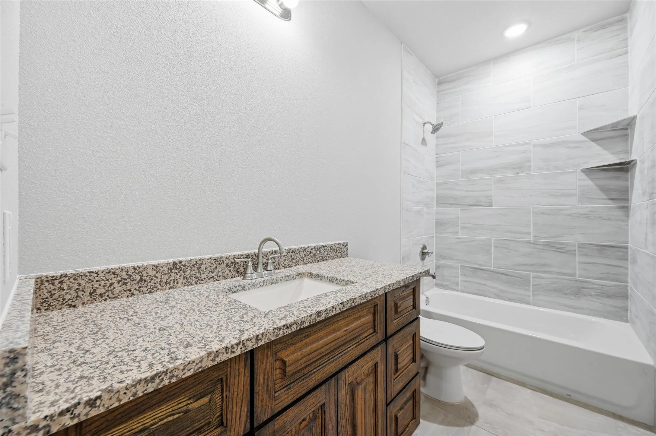 Single Family Residence For Sale in Johnson County , 306 Lewis Street, Cleburne, Texas 76031, 3 Bedroom, 2 Bathroom, 2 Garage spaces, 1,637 Sqft, built in 2025, mls#21154825, Real Estate Agent in Cleburne, Homes For Sale in Johnson county, Homes For Sale in Cleburne, Realtor in Cleburne Texas, Real Estate Brokerage Independent Realty Texas, Luminita Cordes Realtor