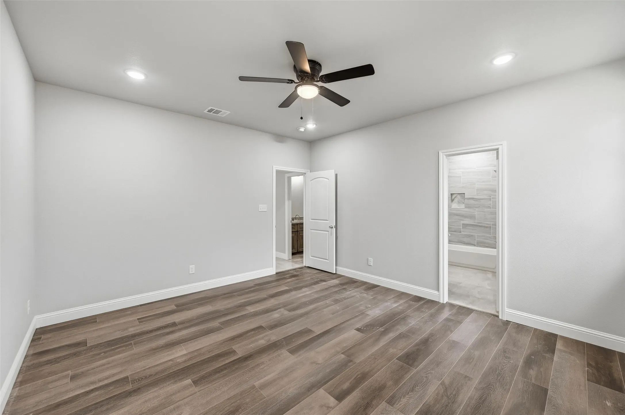 Single Family Residence For Sale in Johnson County , 306 Lewis Street, Cleburne, Texas 76031, 3 Bedroom, 2 Bathroom, 2 Garage spaces, 1,637 Sqft, built in 2025, mls#21154825, Real Estate Agent in Cleburne, Homes For Sale in Johnson county, Homes For Sale in Cleburne, Realtor in Cleburne Texas, Real Estate Brokerage Independent Realty Texas, Luminita Cordes Realtor