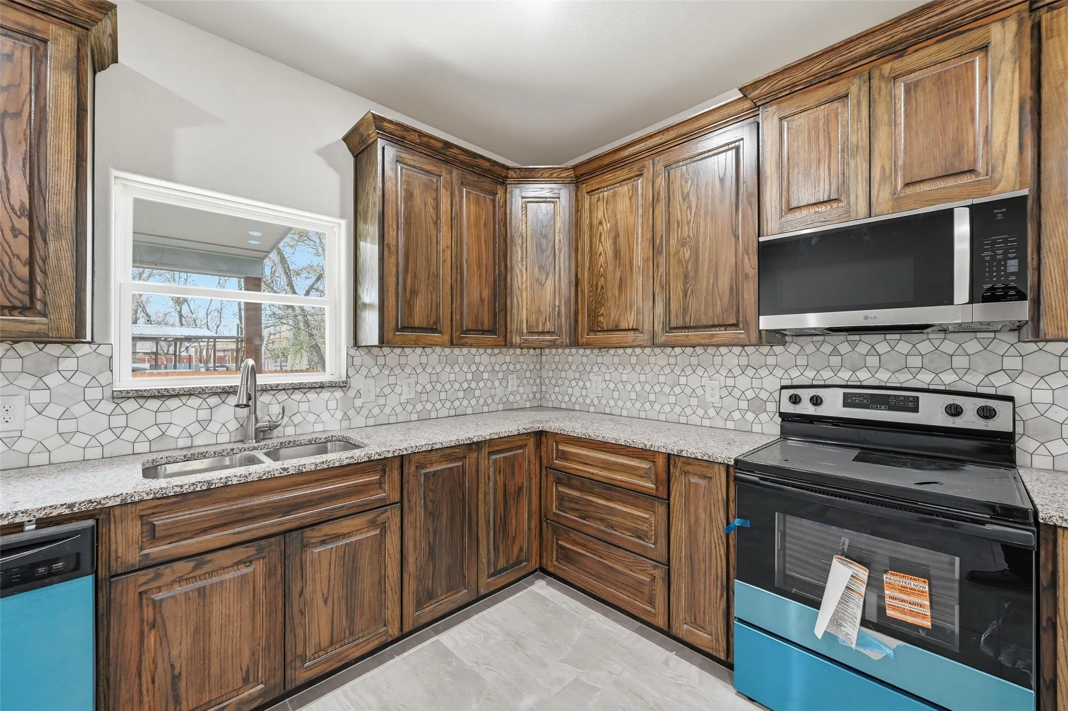 Single Family Residence For Sale in Johnson County , 306 Lewis Street, Cleburne, Texas 76031, 3 Bedroom, 2 Bathroom, 2 Garage spaces, 1,637 Sqft, built in 2025, mls#21154825, Real Estate Agent in Cleburne, Homes For Sale in Johnson county, Homes For Sale in Cleburne, Realtor in Cleburne Texas, Real Estate Brokerage Independent Realty Texas, Luminita Cordes Realtor
