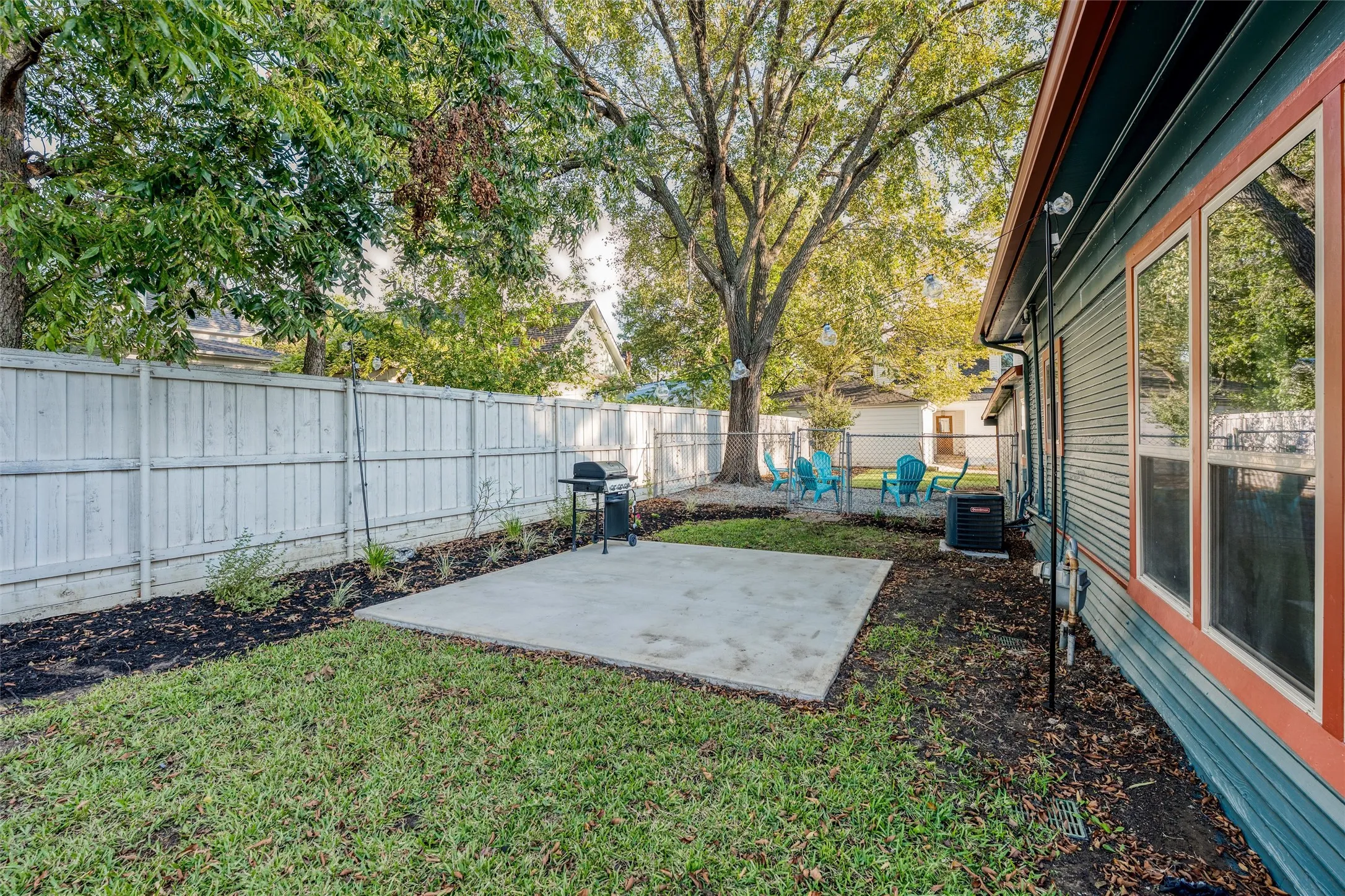 Single Family Residence For Sale in Collin County , 809 W Lamar Street, Mc Kinney, Texas 75069, 2 Bedroom, 1 Bathroom, Garage spaces, 1,190 Sqft, built in 1962, mls#21154944, Real Estate Agent in Mc Kinney, Homes For Sale in Collin county, Homes For Sale in Mc Kinney, Realtor in Mc Kinney Texas, Real Estate Brokerage Independent Realty Texas, Luminita Cordes Realtor