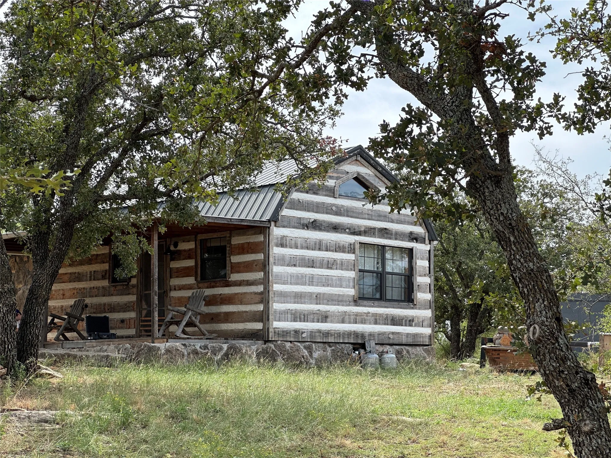 Single Family Residence For Sale in Brown County , 8982 County Road 149, Brownwood, Texas 76801, 1 Bedroom, 1 Bathroom, Garage spaces, 584 Sqft, built in 2018, mls#21153889, Real Estate Agent in Brownwood, Homes For Sale in Brown county, Homes For Sale in Brownwood, Realtor in Brownwood Texas, Real Estate Brokerage Independent Realty Texas, Luminita Cordes Realtor