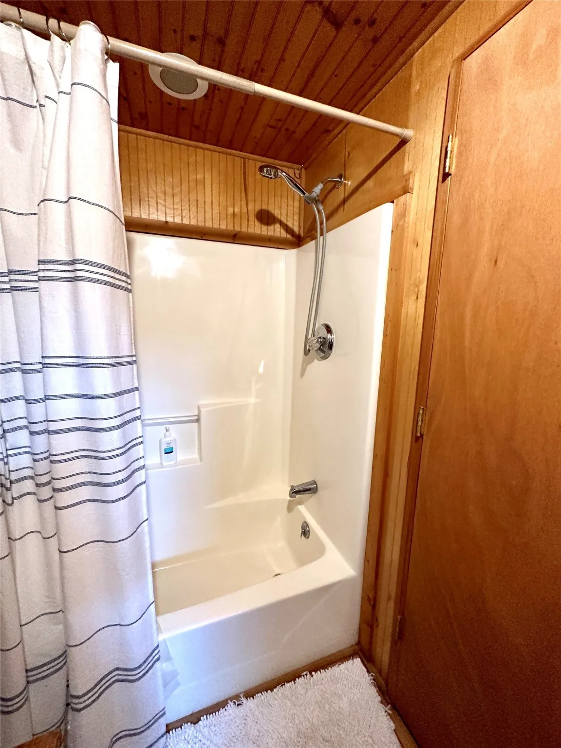 Single Family Residence For Sale in Brown County , 8982 County Road 149, Brownwood, Texas 76801, 1 Bedroom, 1 Bathroom, Garage spaces, 584 Sqft, built in 2018, mls#21153889, Real Estate Agent in Brownwood, Homes For Sale in Brown county, Homes For Sale in Brownwood, Realtor in Brownwood Texas, Real Estate Brokerage Independent Realty Texas, Luminita Cordes Realtor