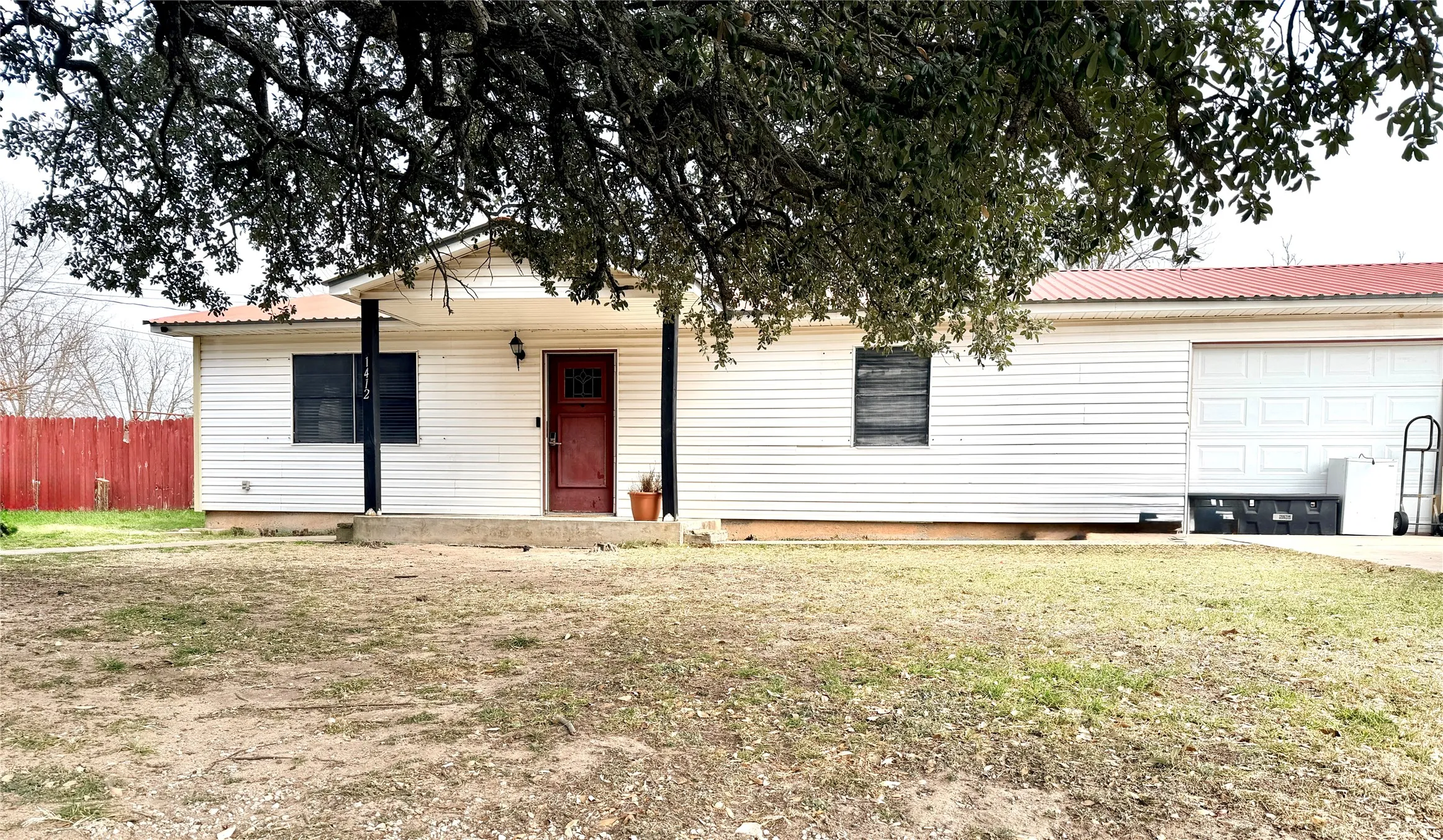 Single Family Residence For Sale in Mills County , 1412 Sunset Drive, Goldthwaite, Texas 76844, 2 Bedroom, 1 Bathroom, 2 Garage spaces, 1,080 Sqft, built in 1977, Price $150,000, mls#21155002, Real Estate Agent in Goldthwaite, Homes For Sale in Mills county, Homes For Sale in Goldthwaite, Realtor in Goldthwaite Texas, Real Estate Brokerage Independent Realty Texas, Luminita Cordes Realtor