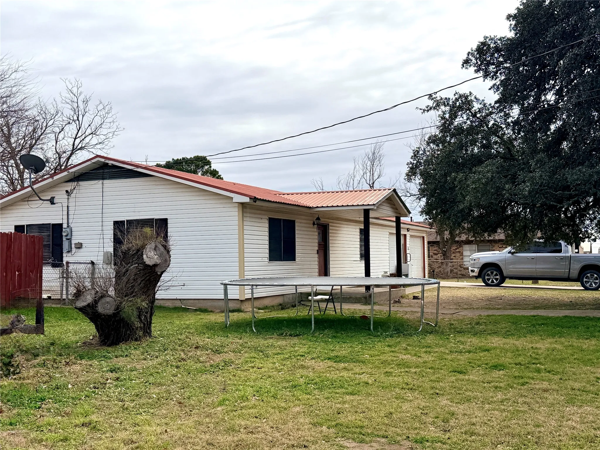 Single Family Residence For Sale in Mills County , 1412 Sunset Drive, Goldthwaite, Texas 76844, 2 Bedroom, 1 Bathroom, 2 Garage spaces, 1,080 Sqft, built in 1977, Price $150,000, mls#21155002, Real Estate Agent in Goldthwaite, Homes For Sale in Mills county, Homes For Sale in Goldthwaite, Realtor in Goldthwaite Texas, Real Estate Brokerage Independent Realty Texas, Luminita Cordes Realtor