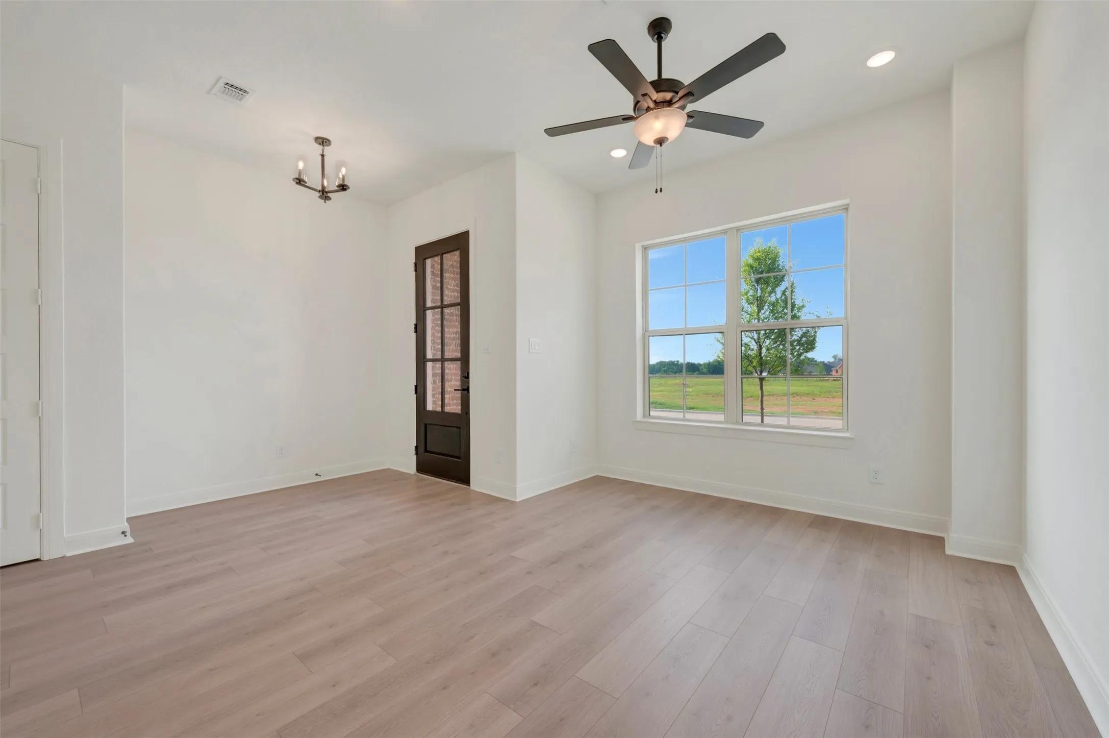 Single Family Residence For Sale in Tarrant County , 2155 Spotted Fawn Drive, Arlington, Texas 76005, 2 Bedroom, 2 Bathroom, 2 Garage spaces, 1,767 Sqft, built in 2025, New Construction - Complete, mls#21155070, Real Estate Agent in Arlington, Homes For Sale in Tarrant county, Homes For Sale in Arlington, Realtor in Arlington Texas, Real Estate Brokerage Independent Realty Texas, Luminita Cordes Realtor