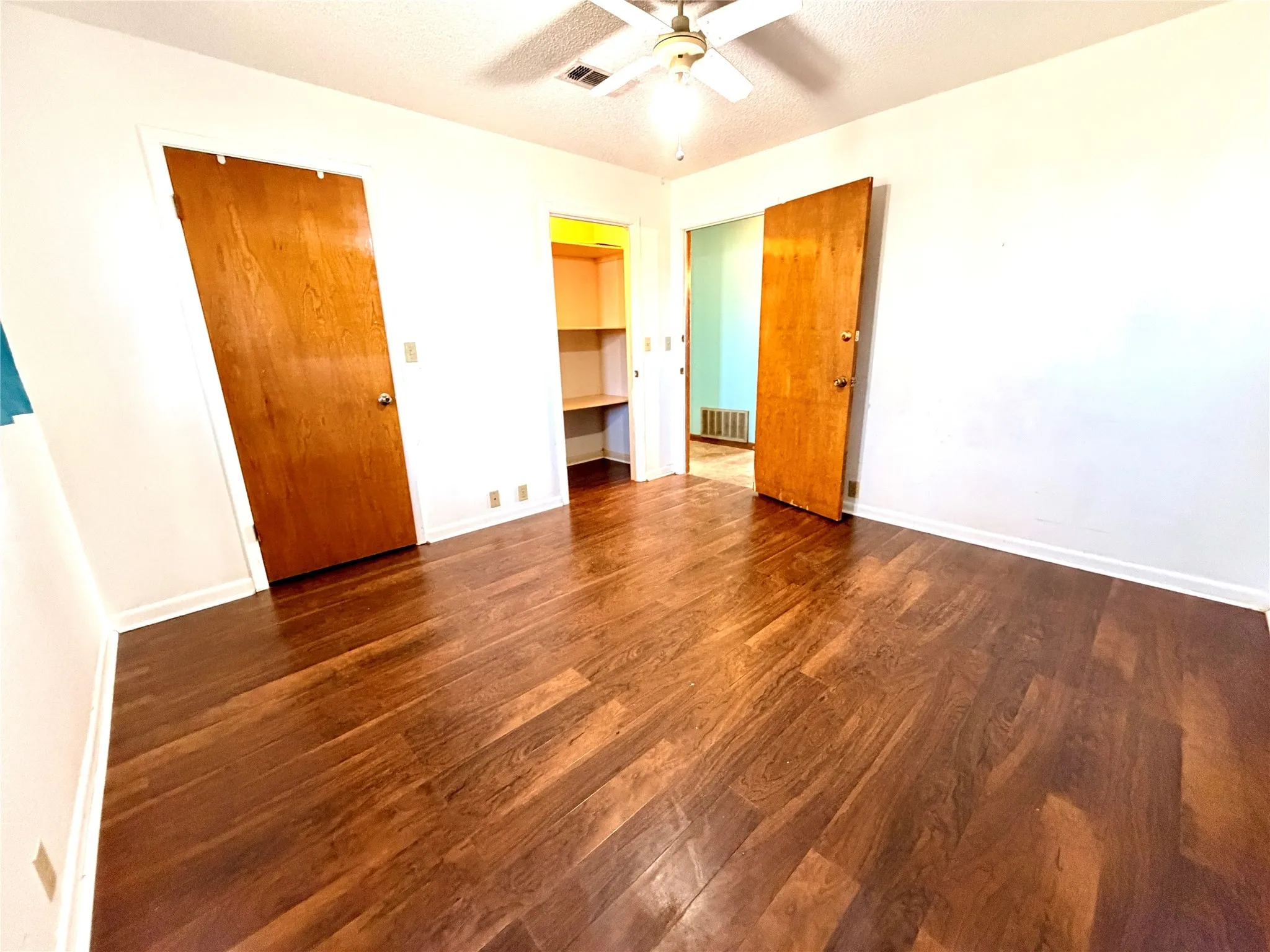 Single Family Residence For Sale in Mills County , 1303 Hanna Valley Road, Goldthwaite, Texas 76844, 3 Bedroom, 2 Bathroom, 2 Garage spaces, 1,724 Sqft, built in 1971, mls#21155045, Real Estate Agent in Goldthwaite, Homes For Sale in Mills county, Homes For Sale in Goldthwaite, Realtor in Goldthwaite Texas, Real Estate Brokerage Independent Realty Texas, Luminita Cordes Realtor