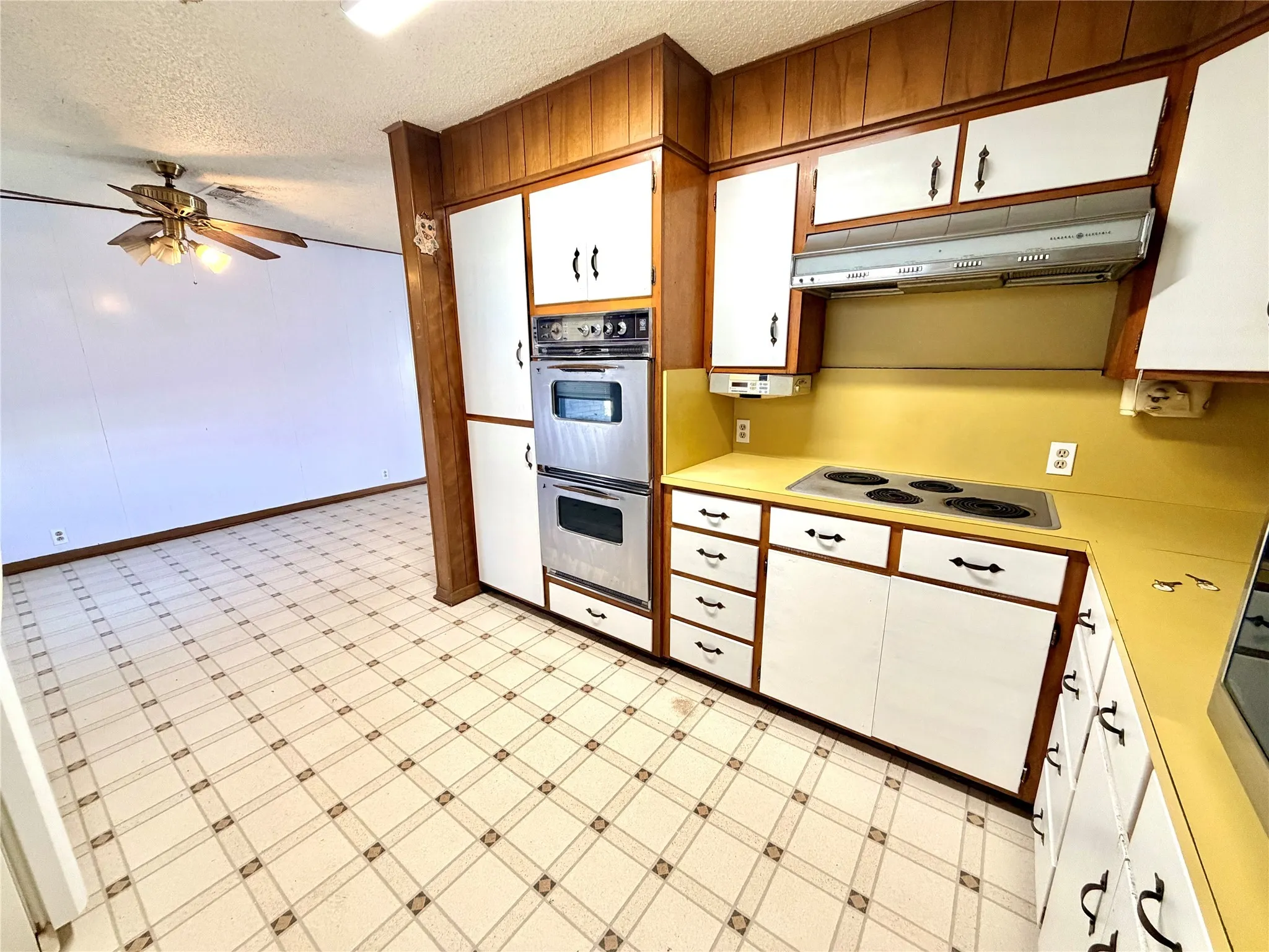 Single Family Residence For Sale in Mills County , 1303 Hanna Valley Road, Goldthwaite, Texas 76844, 3 Bedroom, 2 Bathroom, 2 Garage spaces, 1,724 Sqft, built in 1971, mls#21155045, Real Estate Agent in Goldthwaite, Homes For Sale in Mills county, Homes For Sale in Goldthwaite, Realtor in Goldthwaite Texas, Real Estate Brokerage Independent Realty Texas, Luminita Cordes Realtor