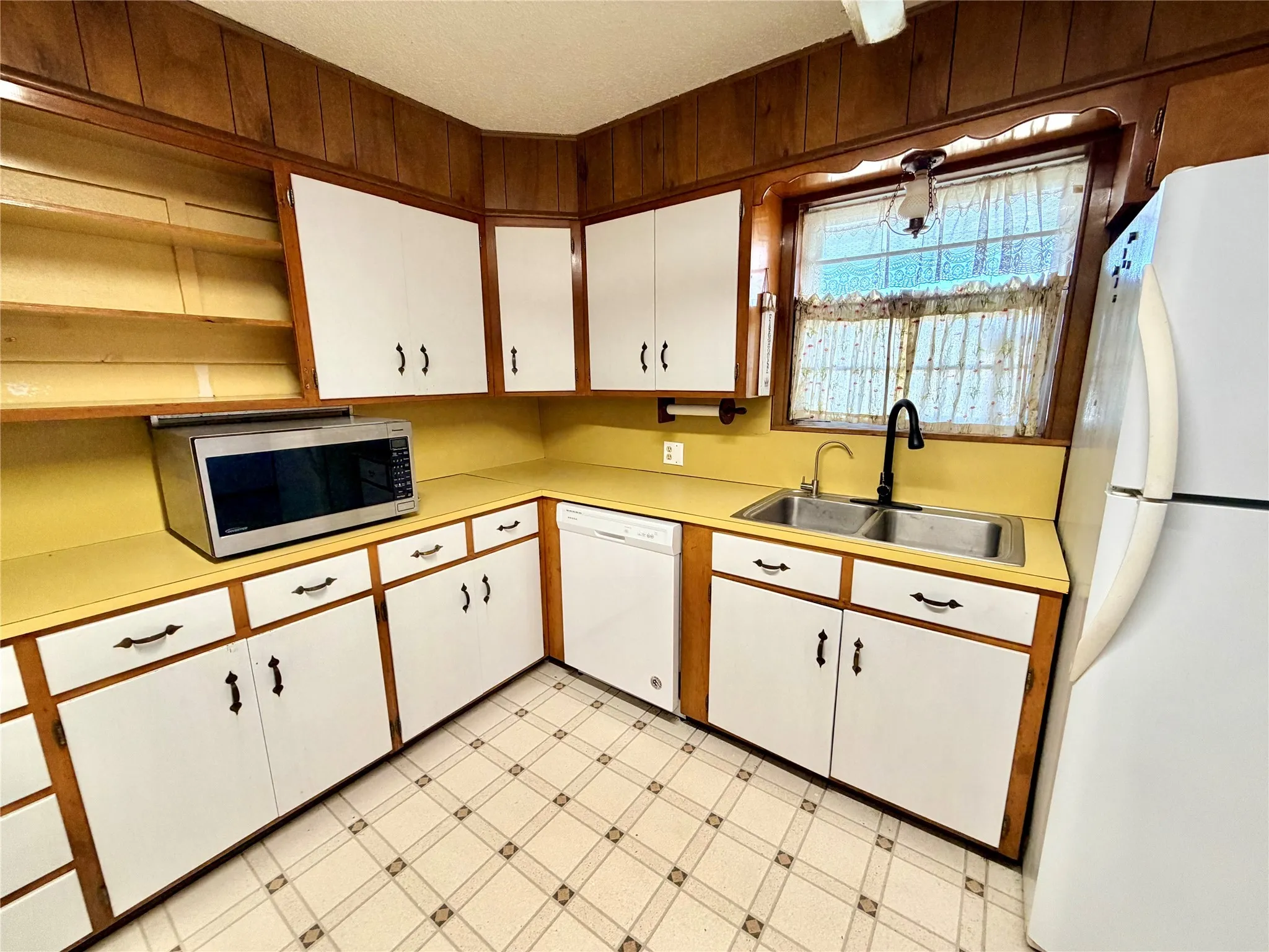 Single Family Residence For Sale in Mills County , 1303 Hanna Valley Road, Goldthwaite, Texas 76844, 3 Bedroom, 2 Bathroom, 2 Garage spaces, 1,724 Sqft, built in 1971, mls#21155045, Real Estate Agent in Goldthwaite, Homes For Sale in Mills county, Homes For Sale in Goldthwaite, Realtor in Goldthwaite Texas, Real Estate Brokerage Independent Realty Texas, Luminita Cordes Realtor