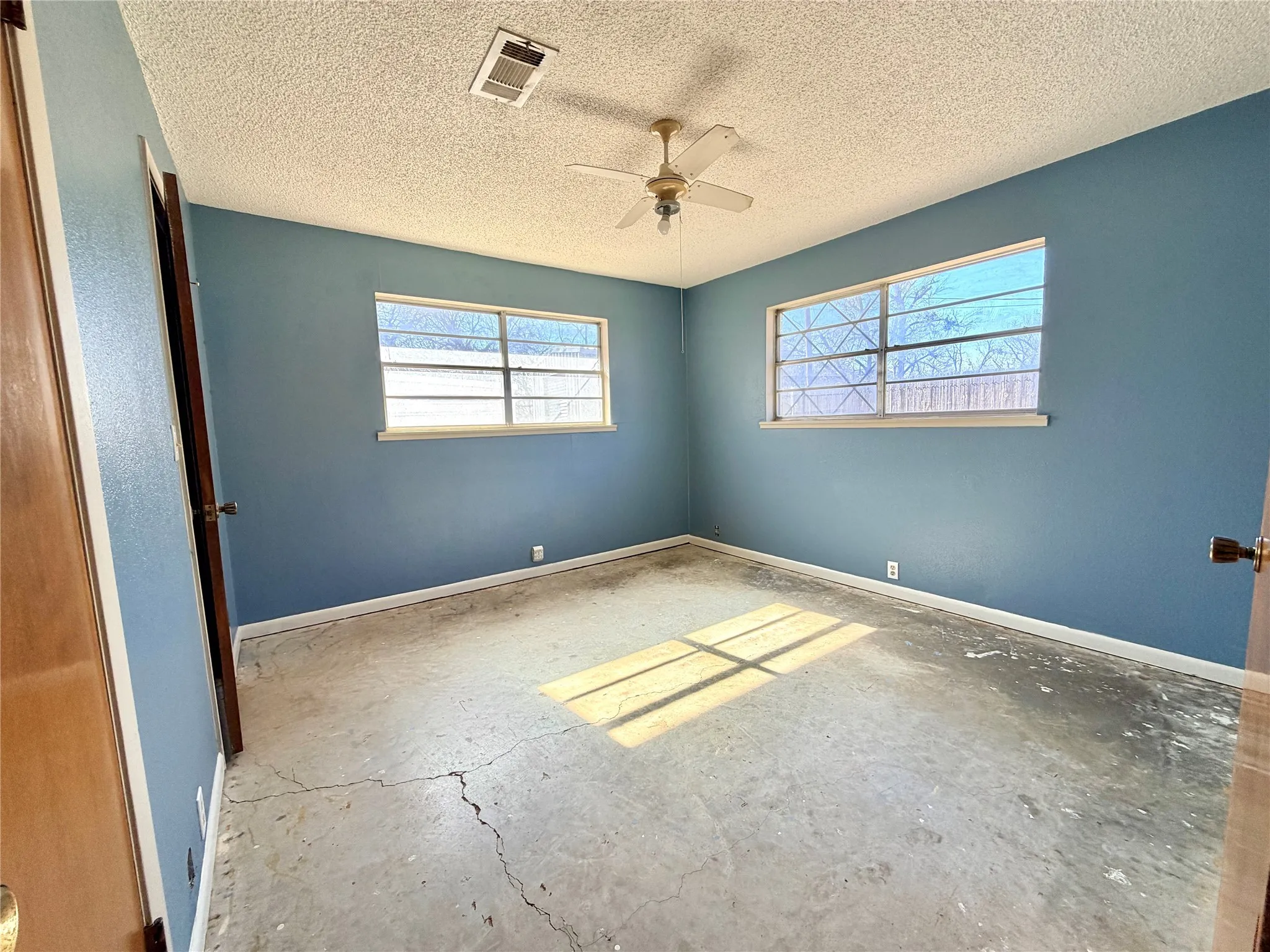 Single Family Residence For Sale in Mills County , 1303 Hanna Valley Road, Goldthwaite, Texas 76844, 3 Bedroom, 2 Bathroom, 2 Garage spaces, 1,724 Sqft, built in 1971, mls#21155045, Real Estate Agent in Goldthwaite, Homes For Sale in Mills county, Homes For Sale in Goldthwaite, Realtor in Goldthwaite Texas, Real Estate Brokerage Independent Realty Texas, Luminita Cordes Realtor
