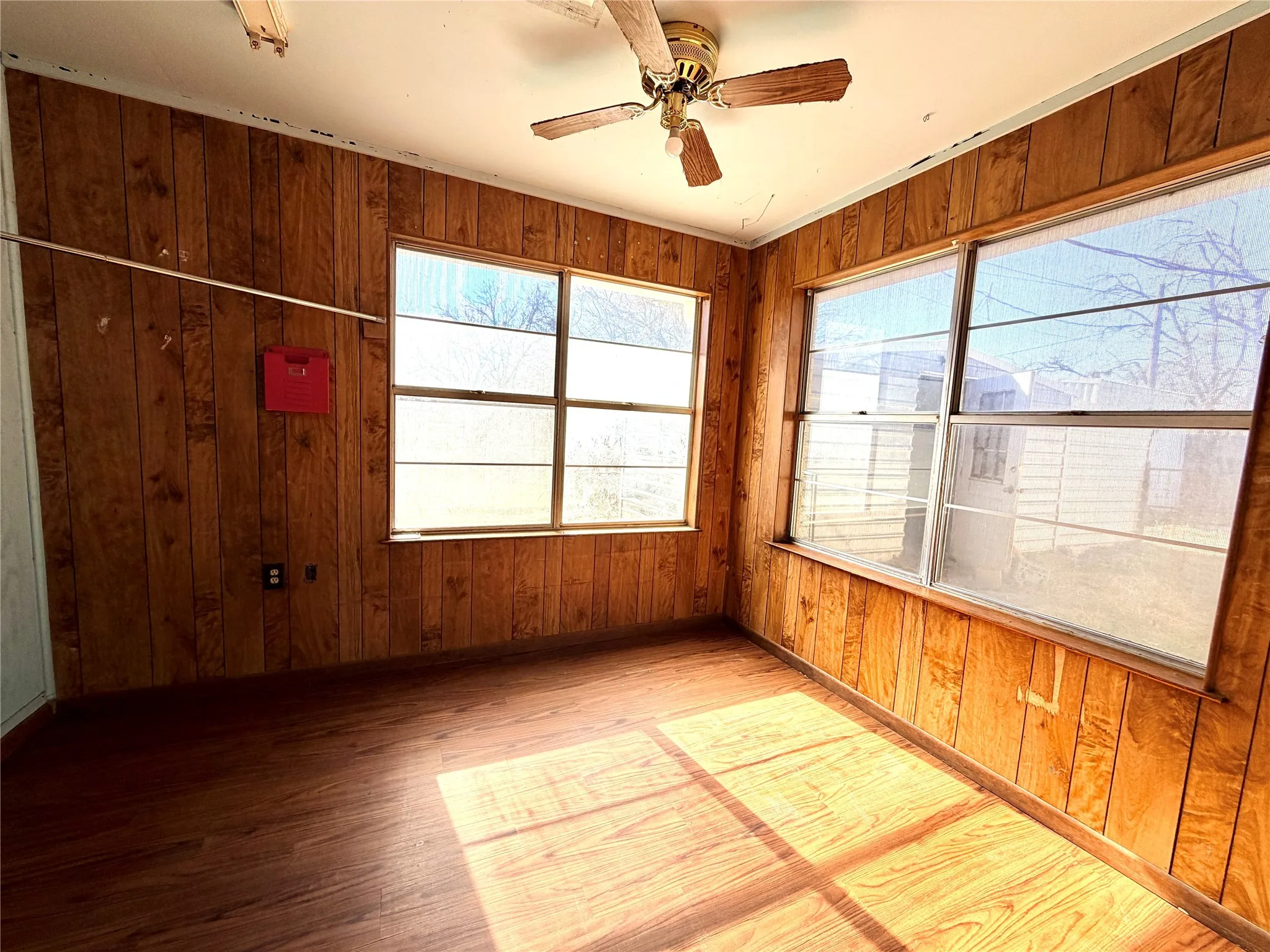 Single Family Residence For Sale in Mills County , 1303 Hanna Valley Road, Goldthwaite, Texas 76844, 3 Bedroom, 2 Bathroom, 2 Garage spaces, 1,724 Sqft, built in 1971, mls#21155045, Real Estate Agent in Goldthwaite, Homes For Sale in Mills county, Homes For Sale in Goldthwaite, Realtor in Goldthwaite Texas, Real Estate Brokerage Independent Realty Texas, Luminita Cordes Realtor