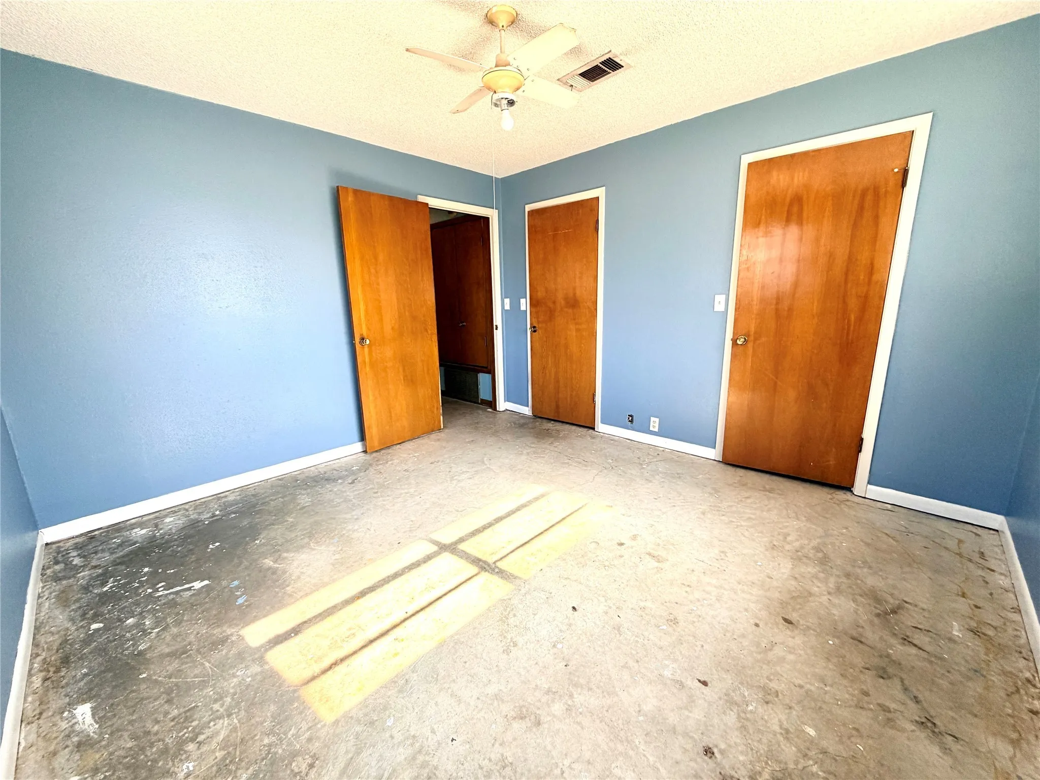 Single Family Residence For Sale in Mills County , 1303 Hanna Valley Road, Goldthwaite, Texas 76844, 3 Bedroom, 2 Bathroom, 2 Garage spaces, 1,724 Sqft, built in 1971, mls#21155045, Real Estate Agent in Goldthwaite, Homes For Sale in Mills county, Homes For Sale in Goldthwaite, Realtor in Goldthwaite Texas, Real Estate Brokerage Independent Realty Texas, Luminita Cordes Realtor