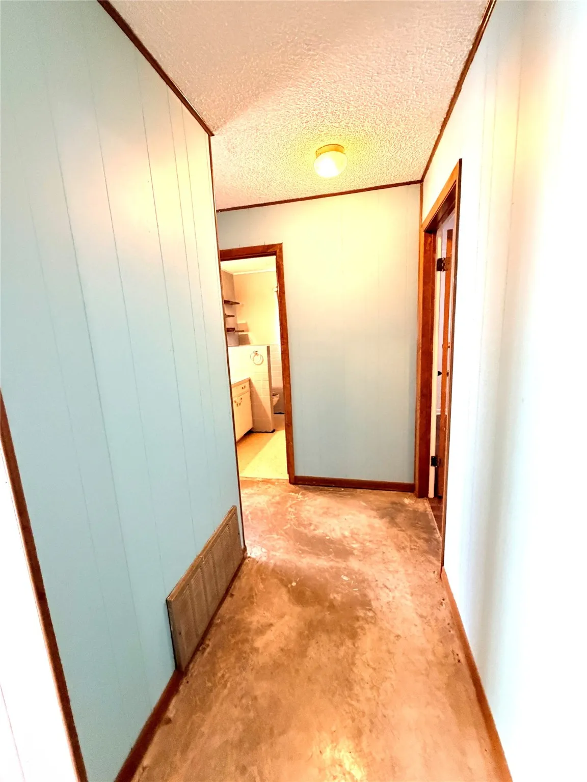 Single Family Residence For Sale in Mills County , 1303 Hanna Valley Road, Goldthwaite, Texas 76844, 3 Bedroom, 2 Bathroom, 2 Garage spaces, 1,724 Sqft, built in 1971, mls#21155045, Real Estate Agent in Goldthwaite, Homes For Sale in Mills county, Homes For Sale in Goldthwaite, Realtor in Goldthwaite Texas, Real Estate Brokerage Independent Realty Texas, Luminita Cordes Realtor