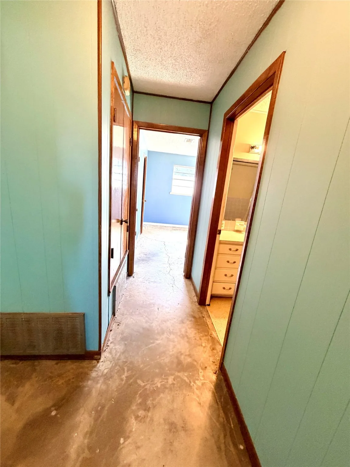 Single Family Residence For Sale in Mills County , 1303 Hanna Valley Road, Goldthwaite, Texas 76844, 3 Bedroom, 2 Bathroom, 2 Garage spaces, 1,724 Sqft, built in 1971, mls#21155045, Real Estate Agent in Goldthwaite, Homes For Sale in Mills county, Homes For Sale in Goldthwaite, Realtor in Goldthwaite Texas, Real Estate Brokerage Independent Realty Texas, Luminita Cordes Realtor