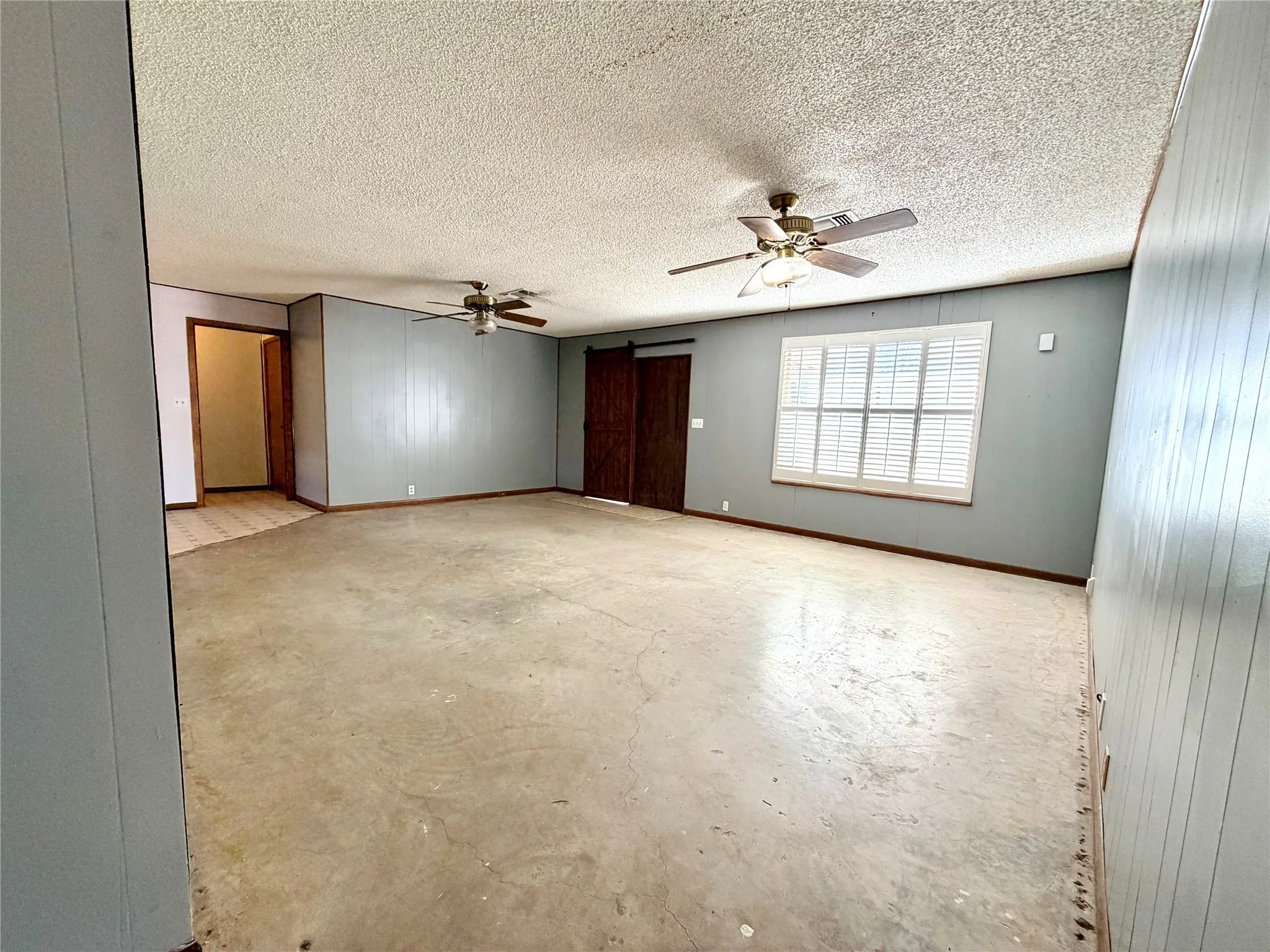 Single Family Residence For Sale in Mills County , 1303 Hanna Valley Road, Goldthwaite, Texas 76844, 3 Bedroom, 2 Bathroom, 2 Garage spaces, 1,724 Sqft, built in 1971, mls#21155045, Real Estate Agent in Goldthwaite, Homes For Sale in Mills county, Homes For Sale in Goldthwaite, Realtor in Goldthwaite Texas, Real Estate Brokerage Independent Realty Texas, Luminita Cordes Realtor
