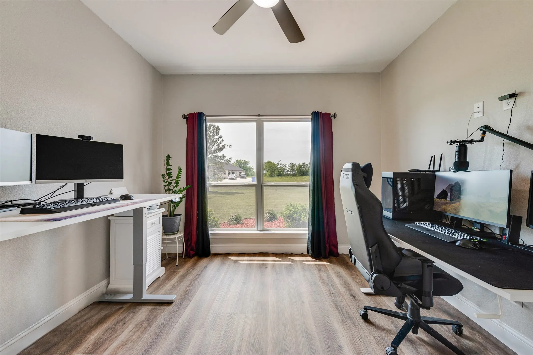 Single Family Residence For Sale in Kaufman County , 1044 Encino Court, Wills Point, Texas 75169, 5 Bedroom, 3 Bathroom, 2 Garage spaces, 2,753 Sqft, built in 2022, mls#21155129, Real Estate Agent in Wills Point, Homes For Sale in Kaufman county, Homes For Sale in Wills Point, Realtor in Wills Point Texas, Real Estate Brokerage Independent Realty Texas, Luminita Cordes Realtor