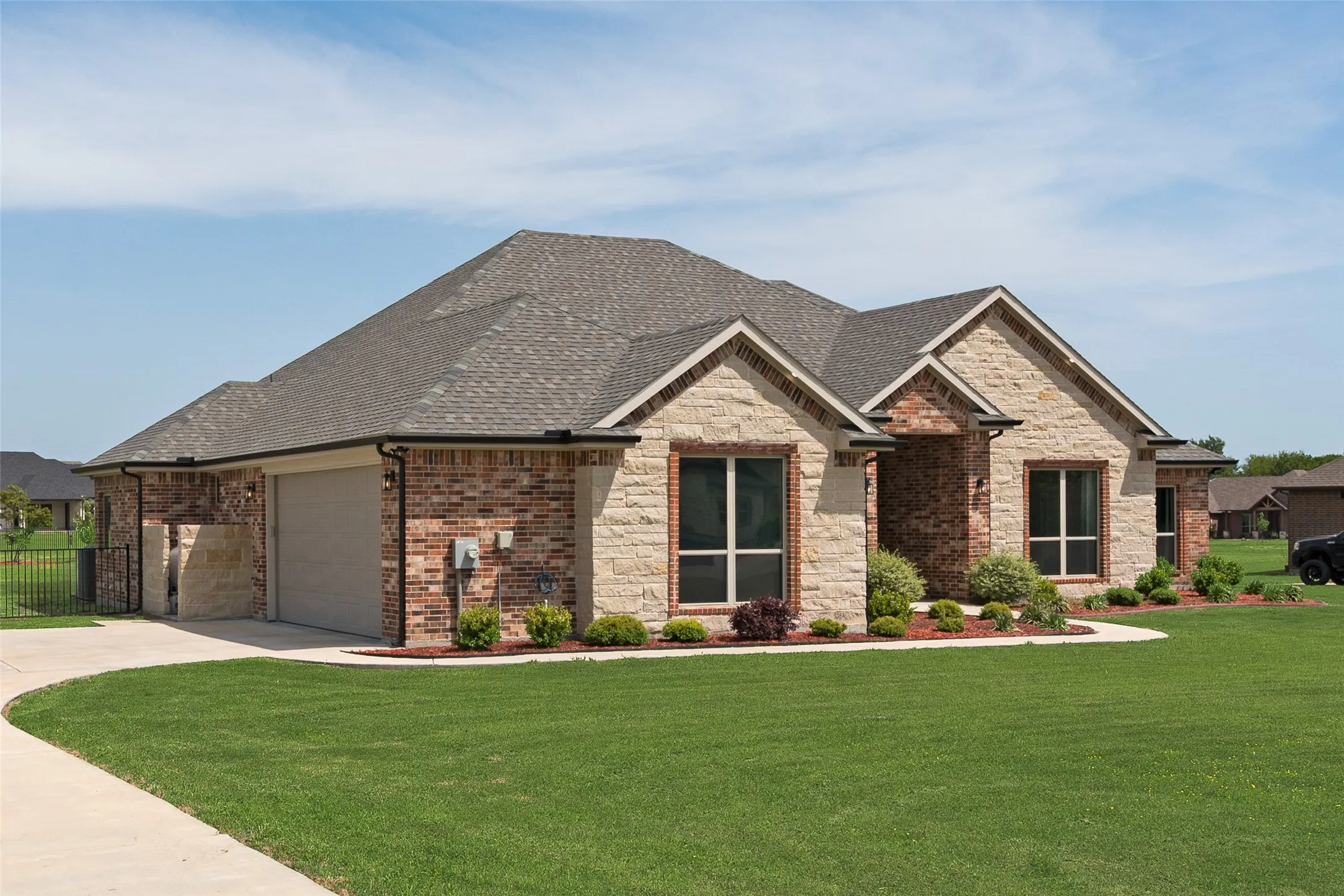 Single Family Residence For Sale in Kaufman County , 1044 Encino Court, Wills Point, Texas 75169, 5 Bedroom, 3 Bathroom, 2 Garage spaces, 2,753 Sqft, built in 2022, mls#21155129, Real Estate Agent in Wills Point, Homes For Sale in Kaufman county, Homes For Sale in Wills Point, Realtor in Wills Point Texas, Real Estate Brokerage Independent Realty Texas, Luminita Cordes Realtor