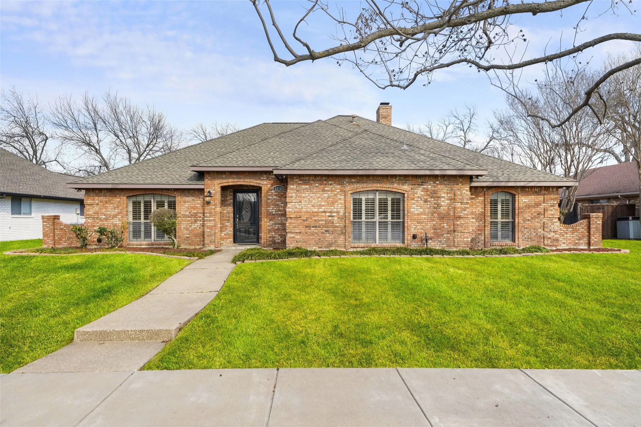 Single Family Residence For Sale in Dallas County , 6018 Raleigh Drive, Garland, Texas 75044, 3 Bedroom, 3 Bathroom, 2 Garage spaces, 2,219 Sqft, built in 1983, mls#21155108, Real Estate Agent in Garland, Homes For Sale in Dallas county, Homes For Sale in Garland, Realtor in Garland Texas, Real Estate Brokerage Independent Realty Texas, Luminita Cordes Realtor
